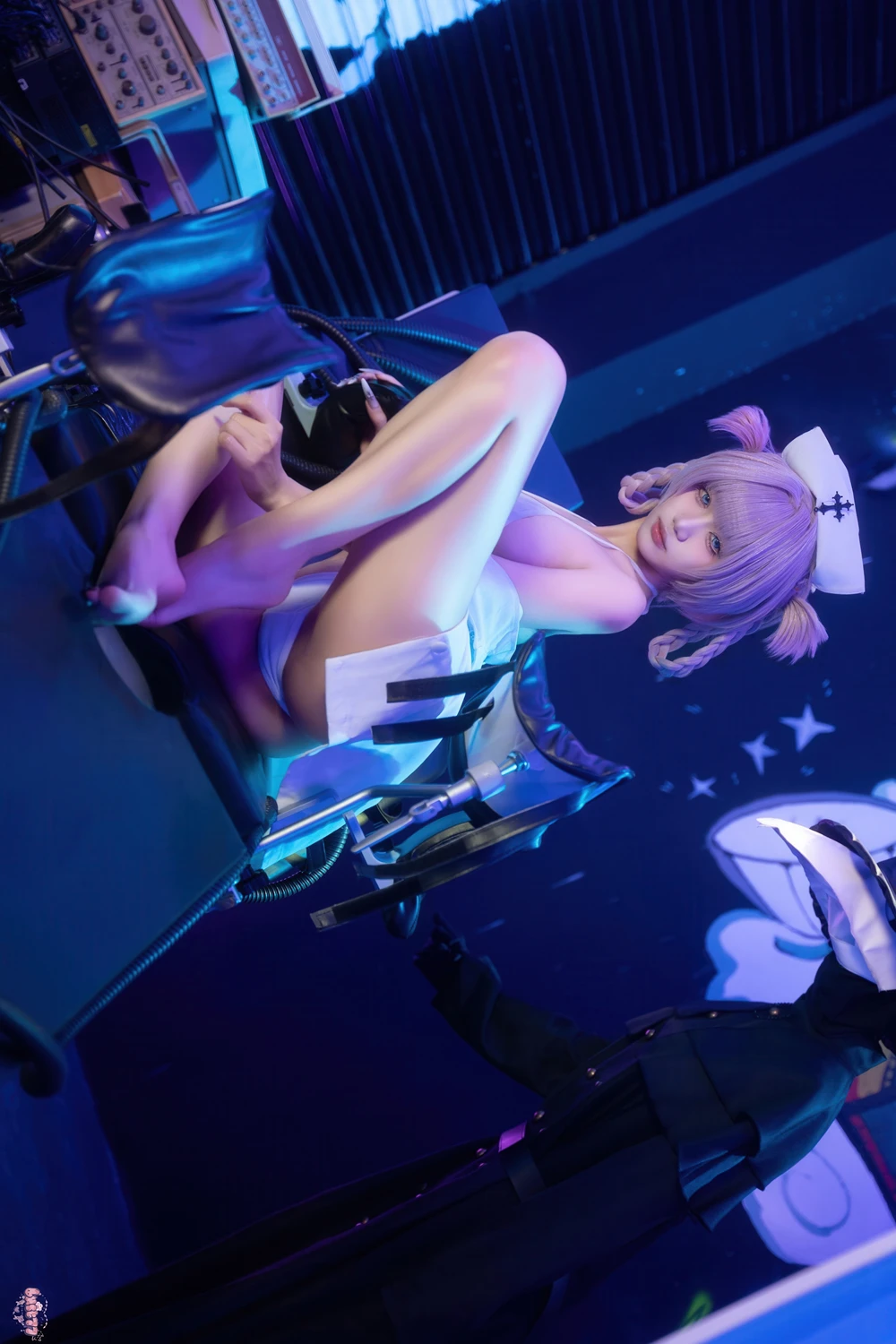 Cosplay 柒柒要乖哦 – 彻夜之歌 护士服小荠 - P40