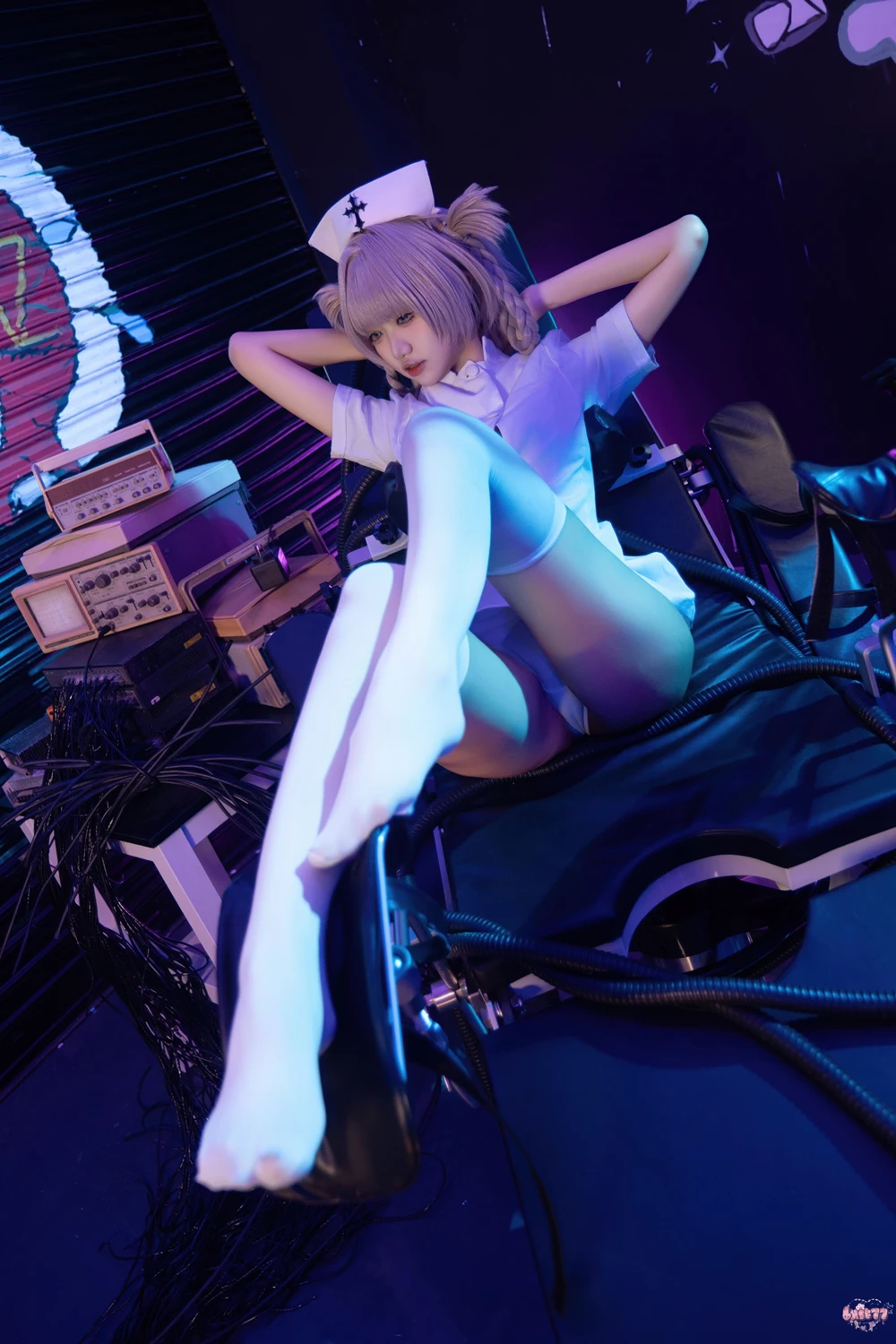 Cosplay 柒柒要乖哦 – 彻夜之歌 护士服小荠 - P59