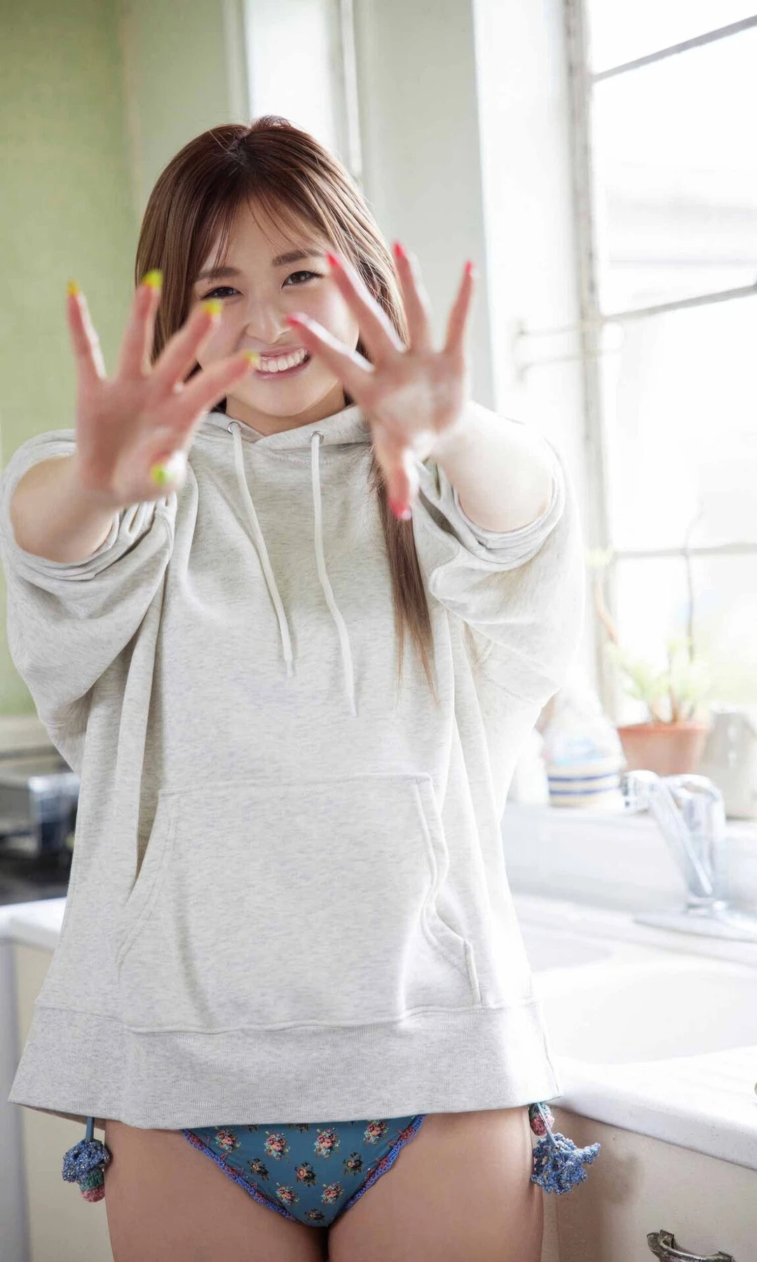 Yuuchami ゆうちゃみ, 週プレ Photo Book 「ギャルと清楚の二刀流！！」 - P9