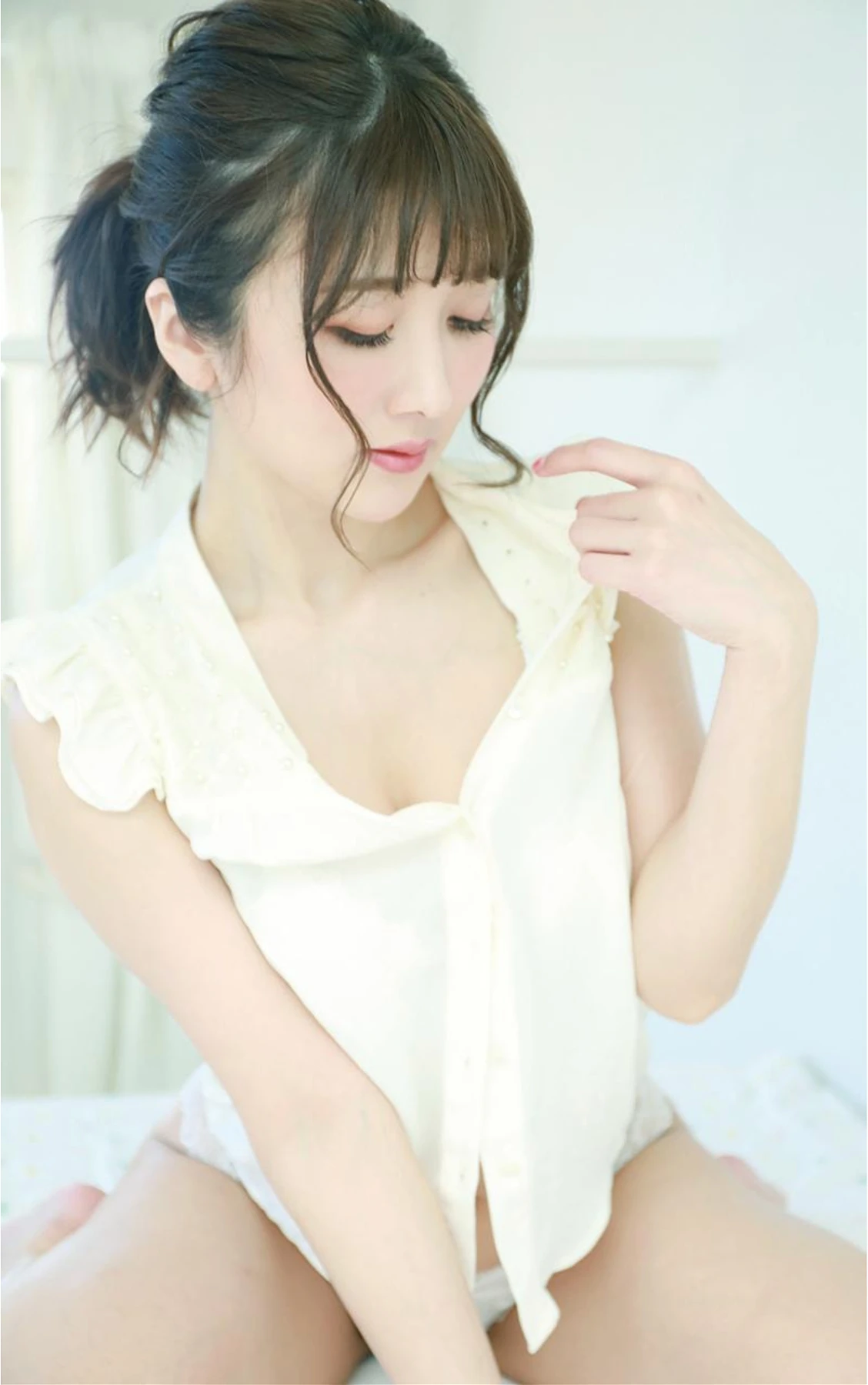 Hibiki Otsuki 大槻ひびき, 写真集 「おやすみフィクション」 - P11