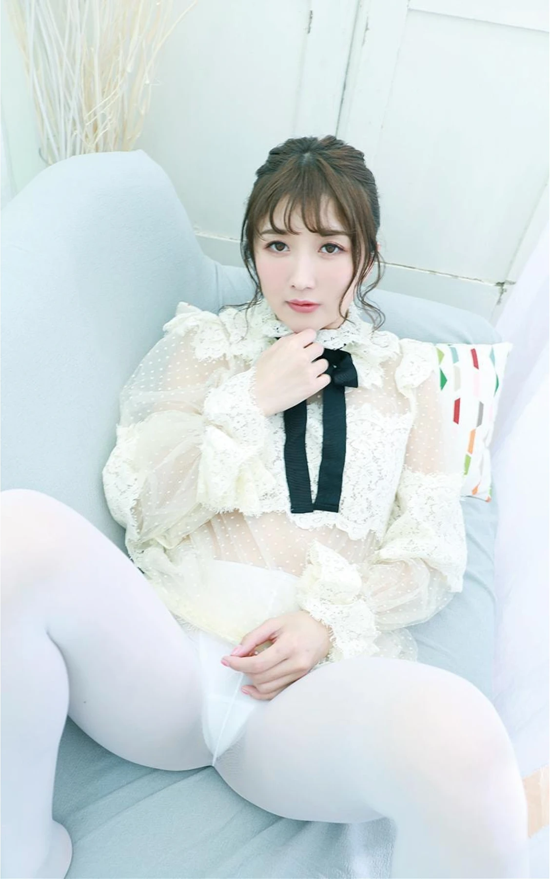 Hibiki Otsuki 大槻ひびき, 写真集 「おやすみフィクション」 - P28