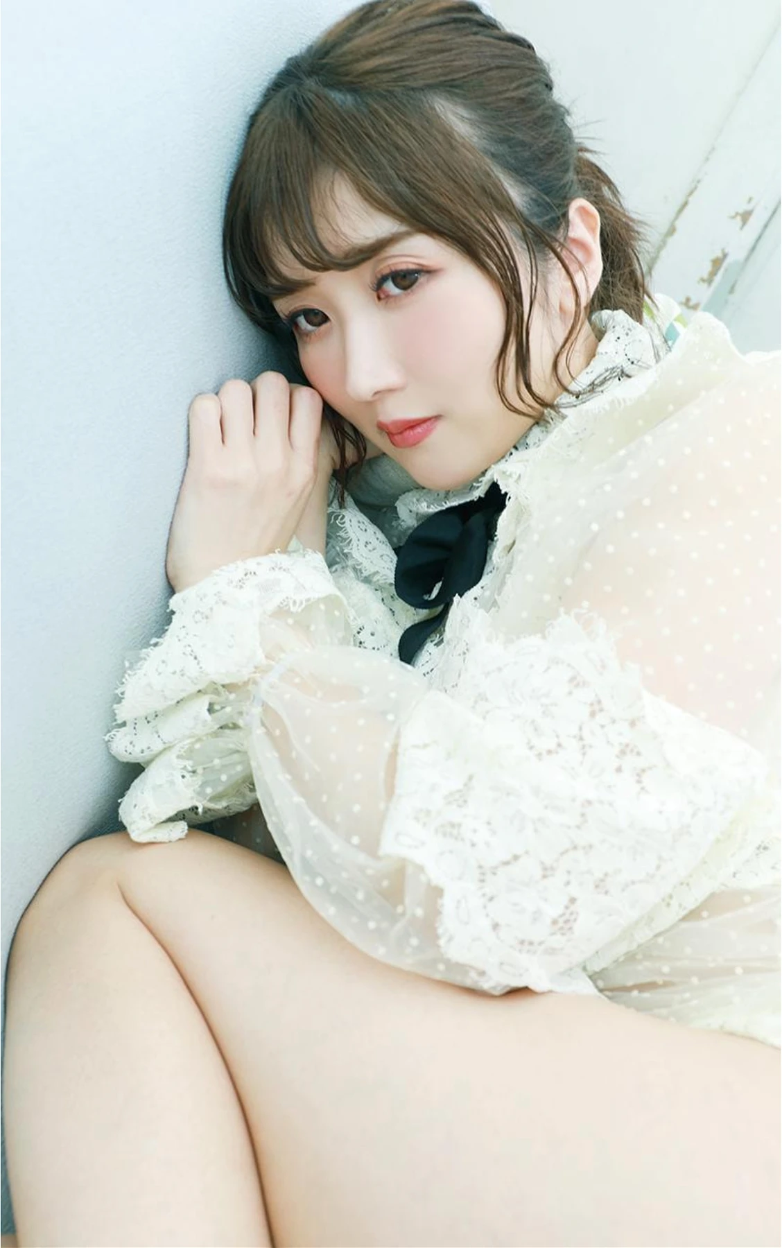 Hibiki Otsuki 大槻ひびき, 写真集 「おやすみフィクション」 - P34