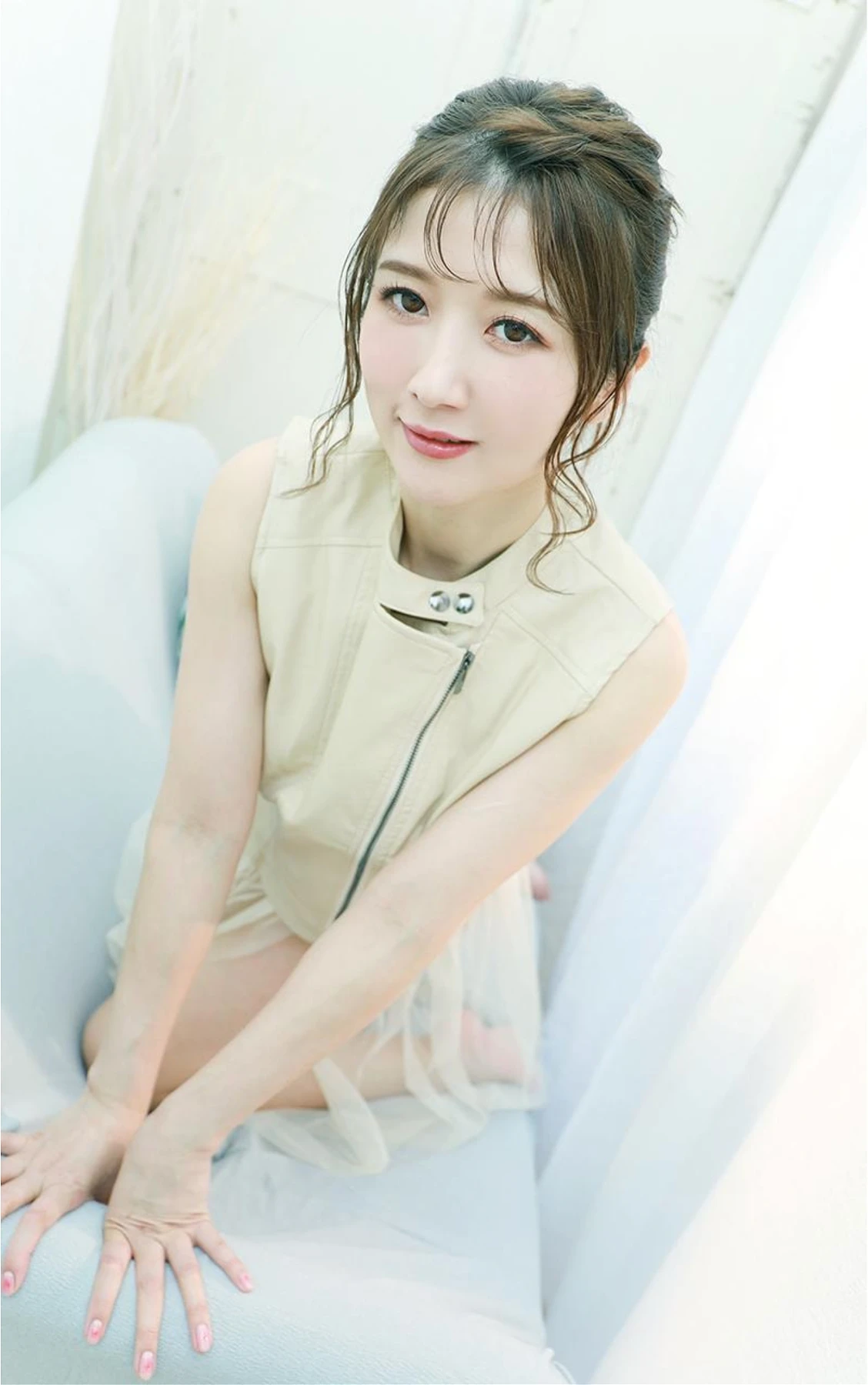 Hibiki Otsuki 大槻ひびき, 写真集 「おやすみフィクション」 - P38