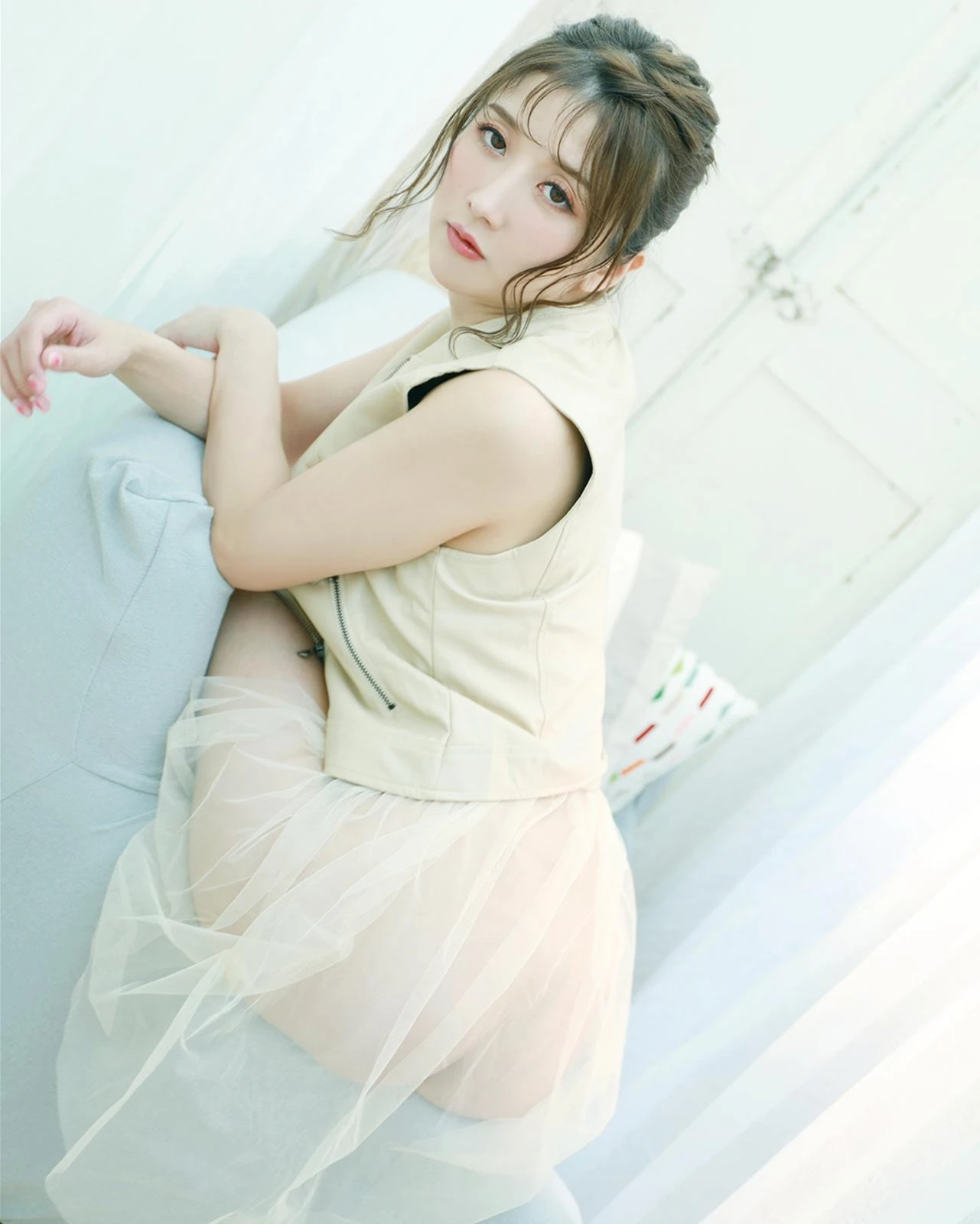 Hibiki Otsuki 大槻ひびき, 写真集 「おやすみフィクション」 - P48