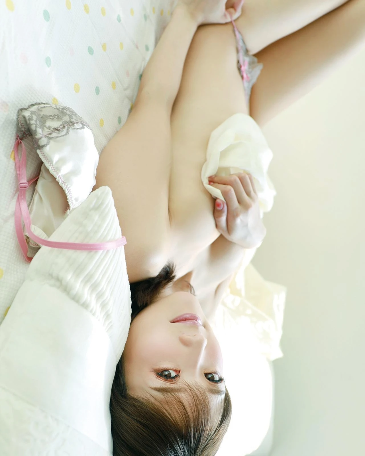 Hibiki Otsuki 大槻ひびき, 写真集 「おやすみフィクション」 - P58
