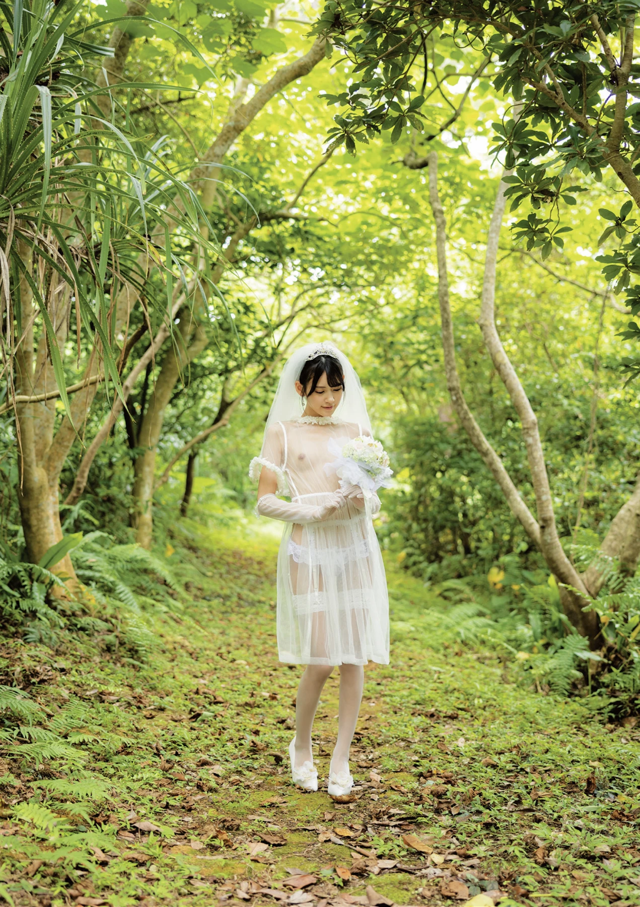 Umi Yatsugake 八掛うみ, アサ芸SEXY女優写真集 「She Loves You」 - P3