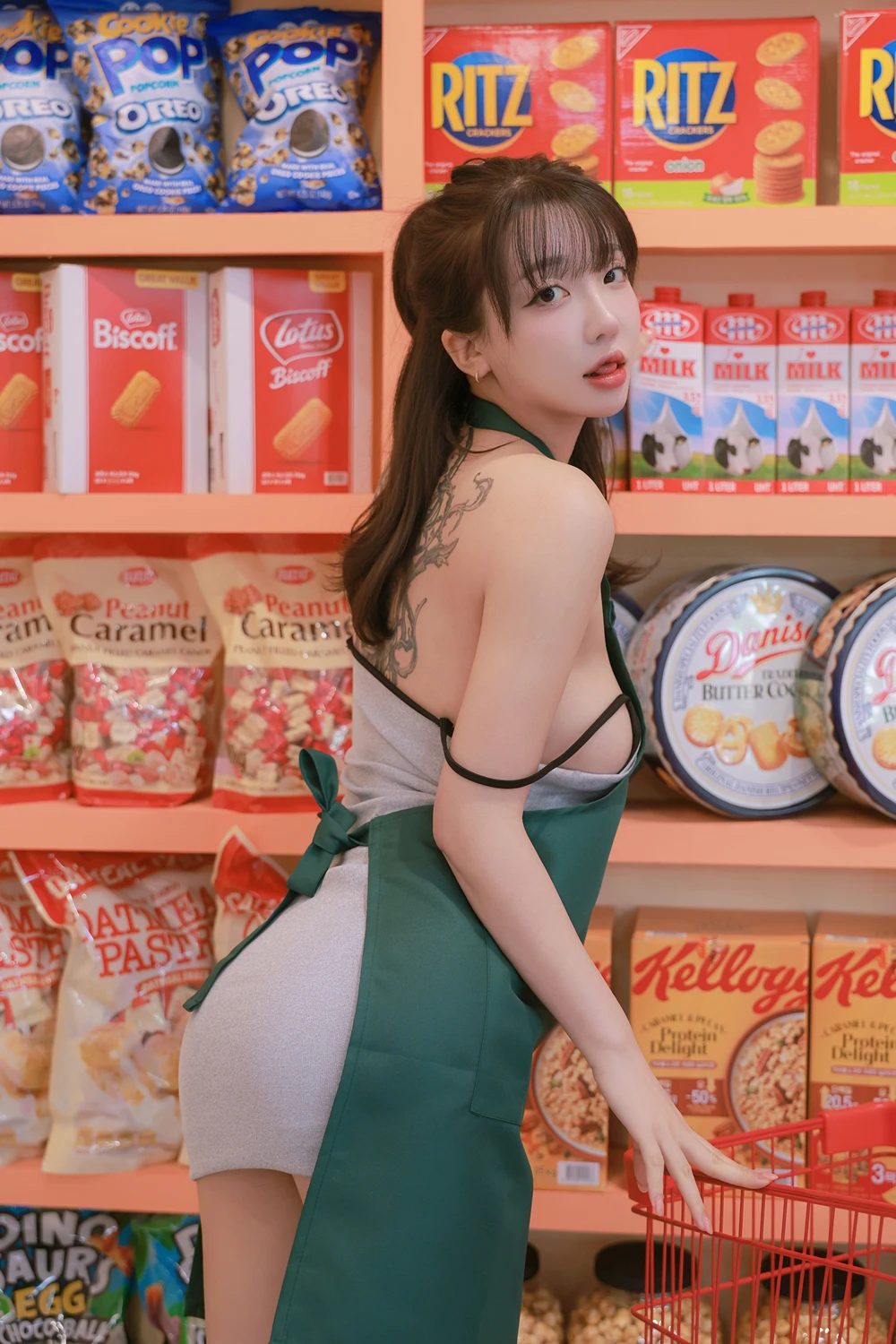 Son Yeeun 손예은 – Photobook 「Night Shift」 - P28