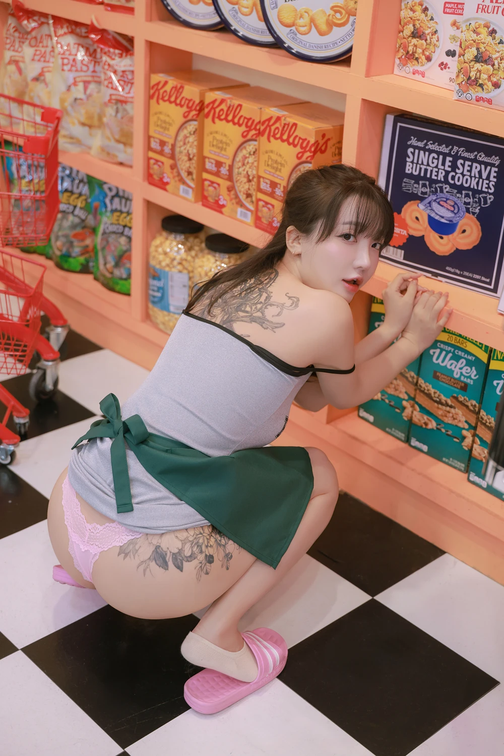 Son Yeeun 손예은 – Photobook 「Night Shift」 - P43