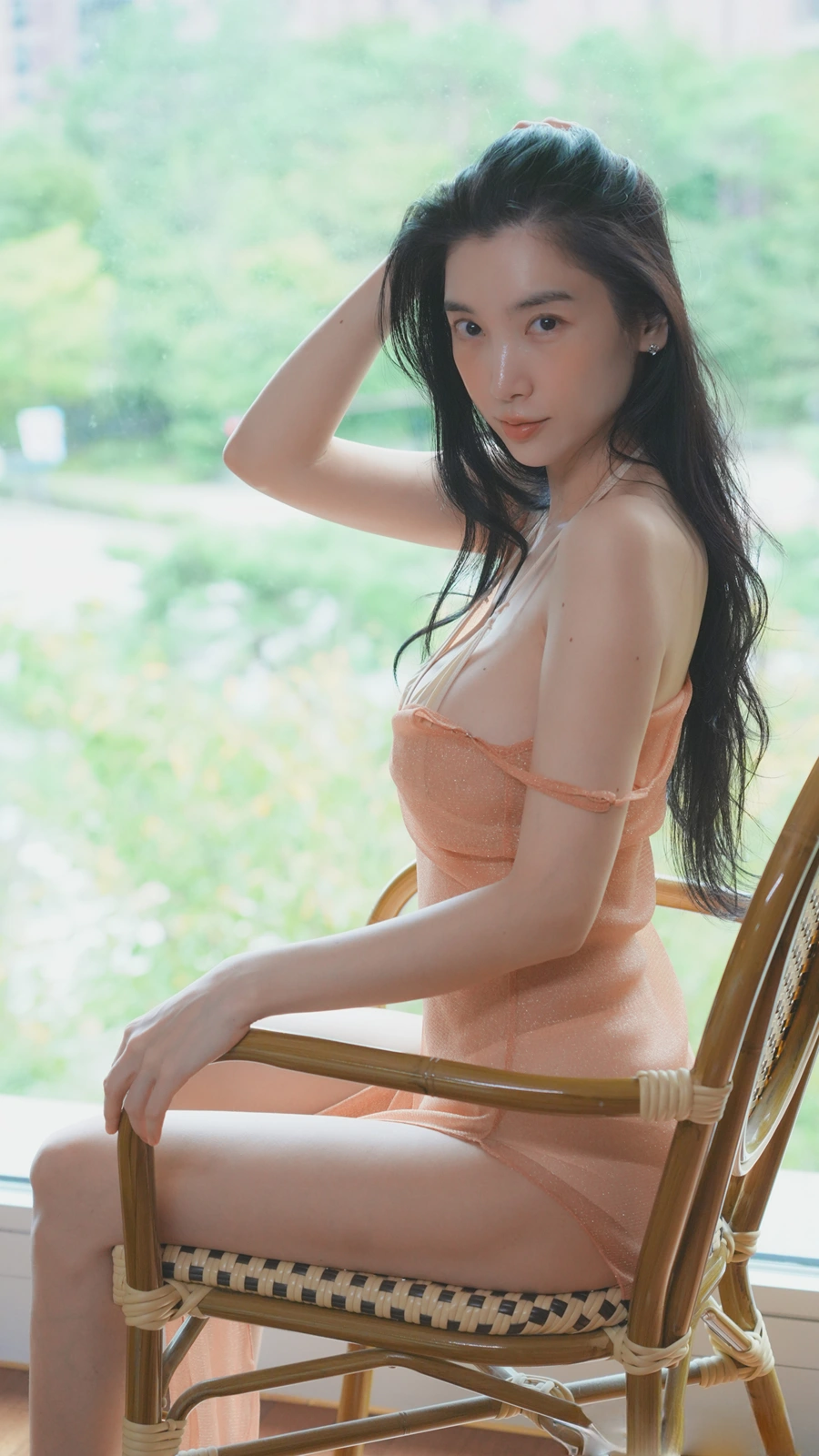 Leezy 이지 – Patreon 2025.01 Photobook - P18