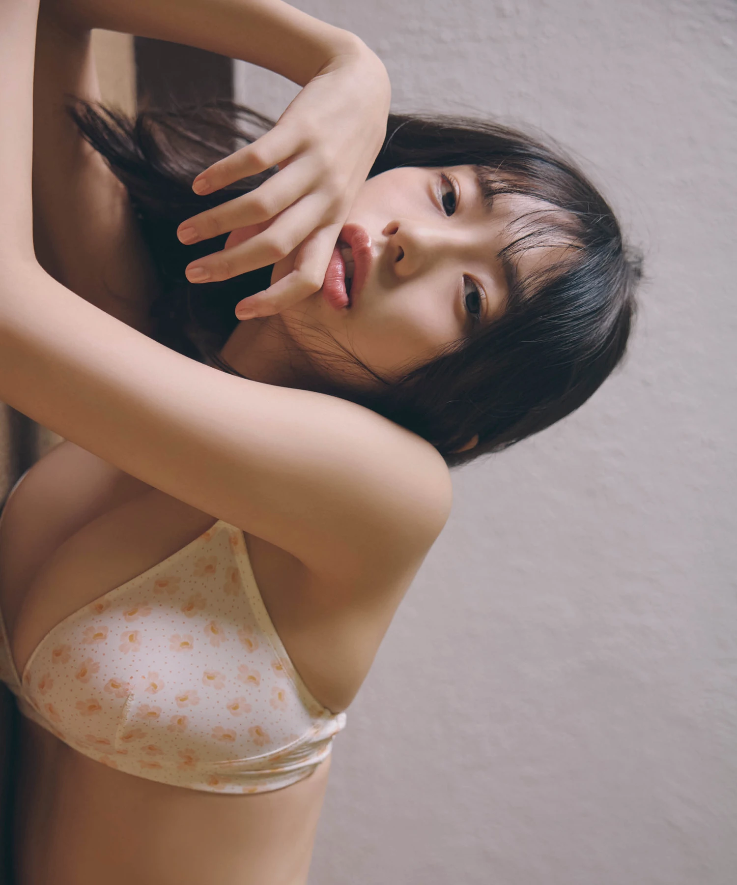 Hina Kikuchi 菊地姫奈, 写真集 「夢は終わらない」 - P22