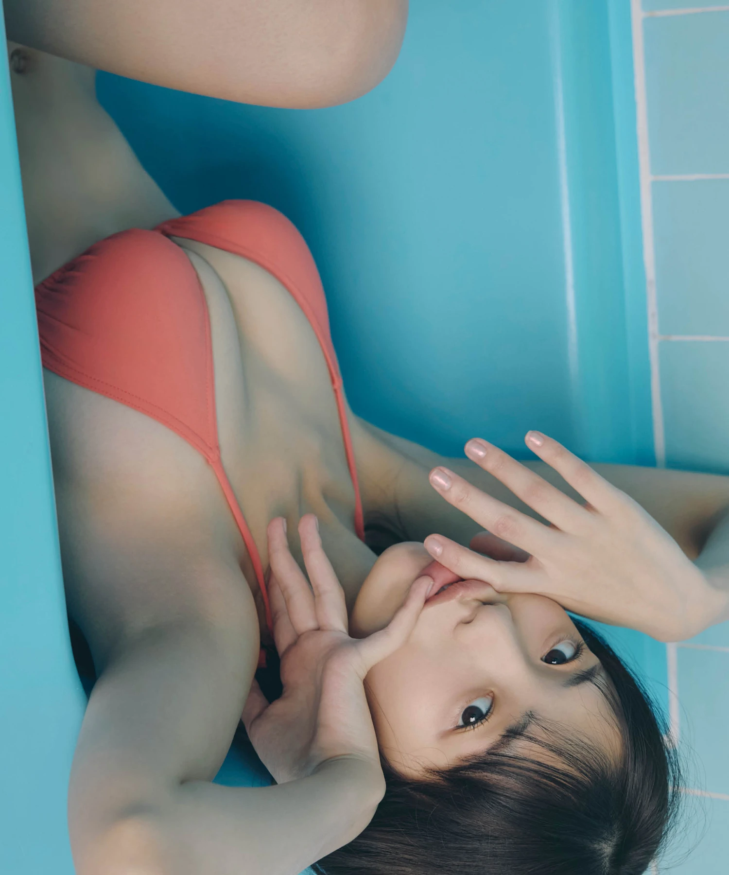 Hina Kikuchi 菊地姫奈, 写真集 「夢は終わらない」 - P43