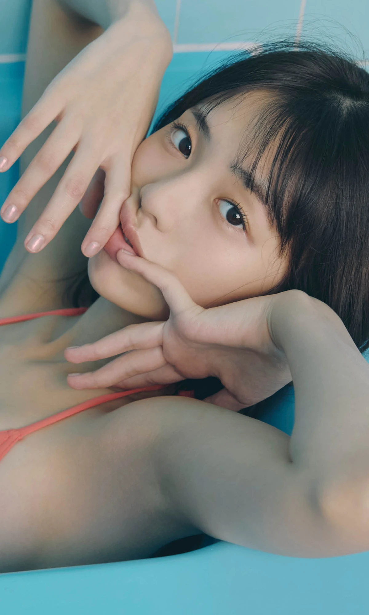 Hina Kikuchi 菊地姫奈, 写真集 「夢は終わらない」 - P44