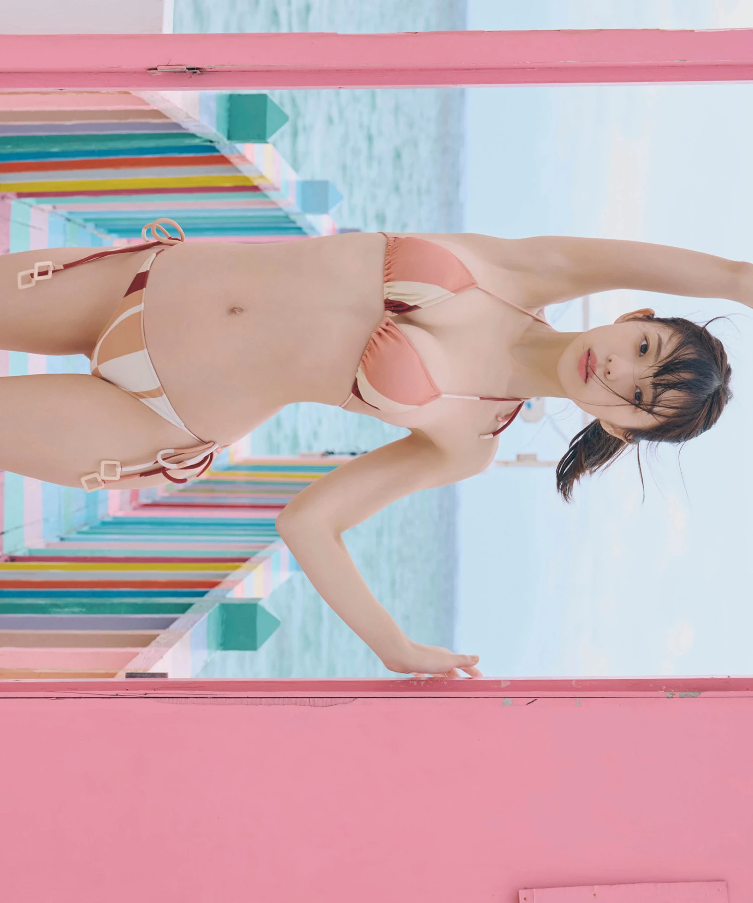 Hina Kikuchi 菊地姫奈, 写真集 「夢は終わらない」 - P4