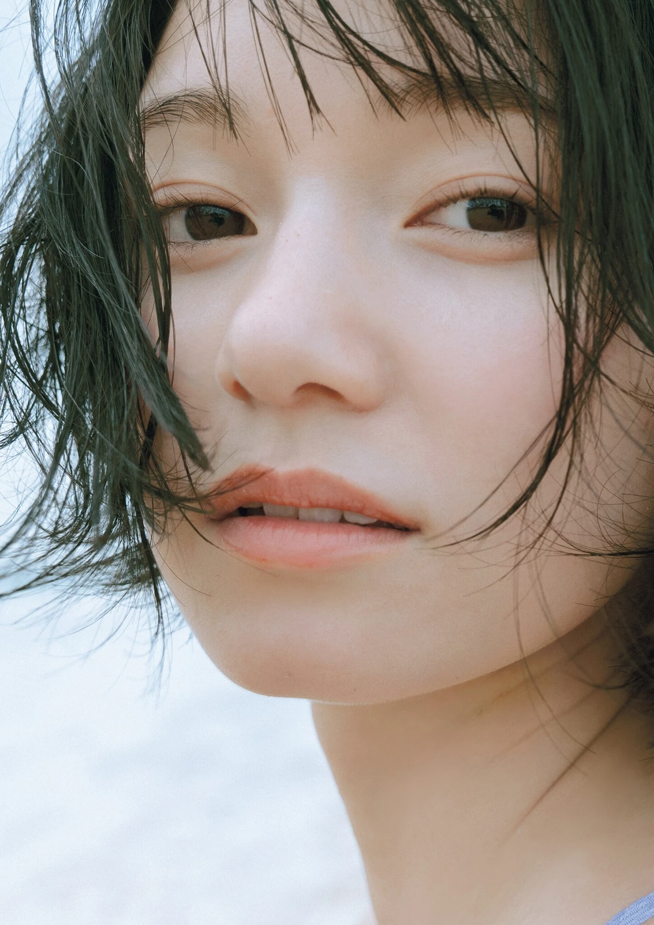 Fuuka Kumazawa 熊澤風花, 2nd写真集 『小さくて大切なもの』 - P5