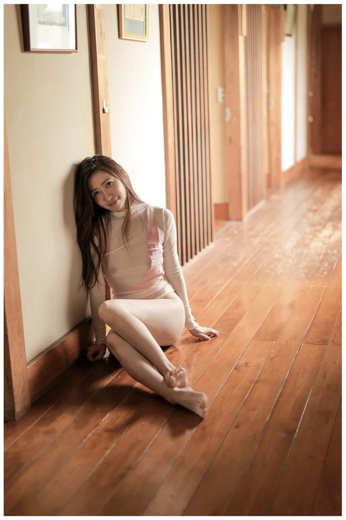 Manami Oura 大浦真奈美, ヌード写真集 「Nostalgia 回顧」 - P57