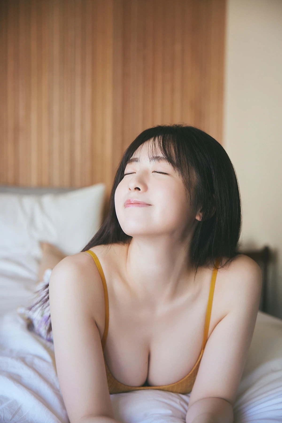 Yumena Nishino 西野夢菜, 写真集 「透明感、100パーセント。」 - P10