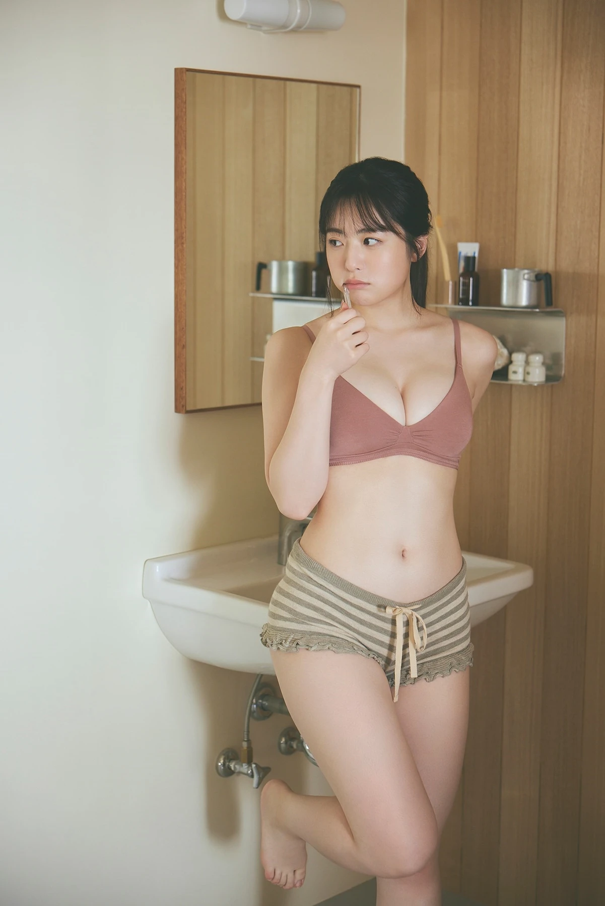 Yumena Nishino 西野夢菜, 写真集 「透明感、100パーセント。」 - P46
