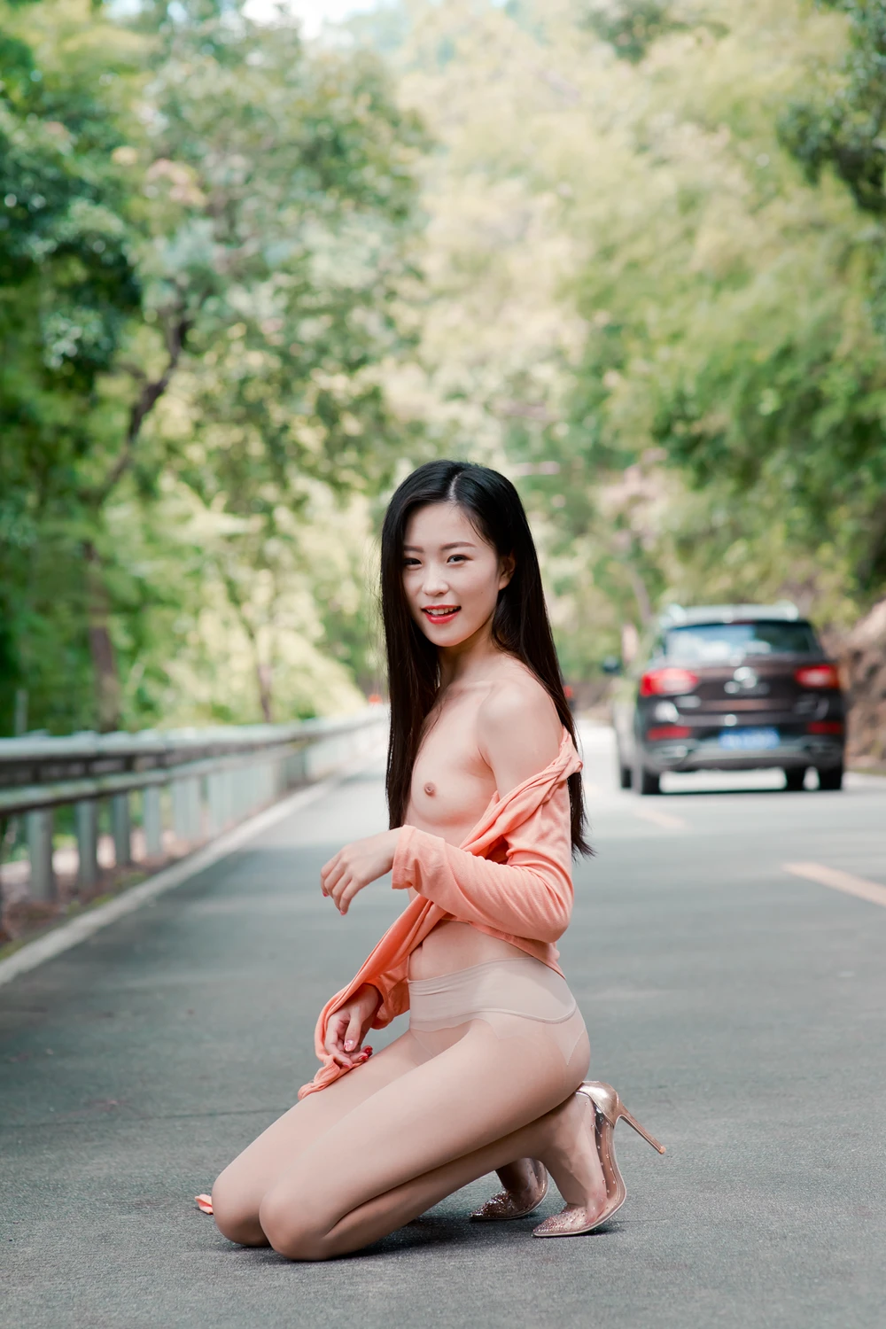 杨子嫣 – 户外女神的丝袜秀 - P26