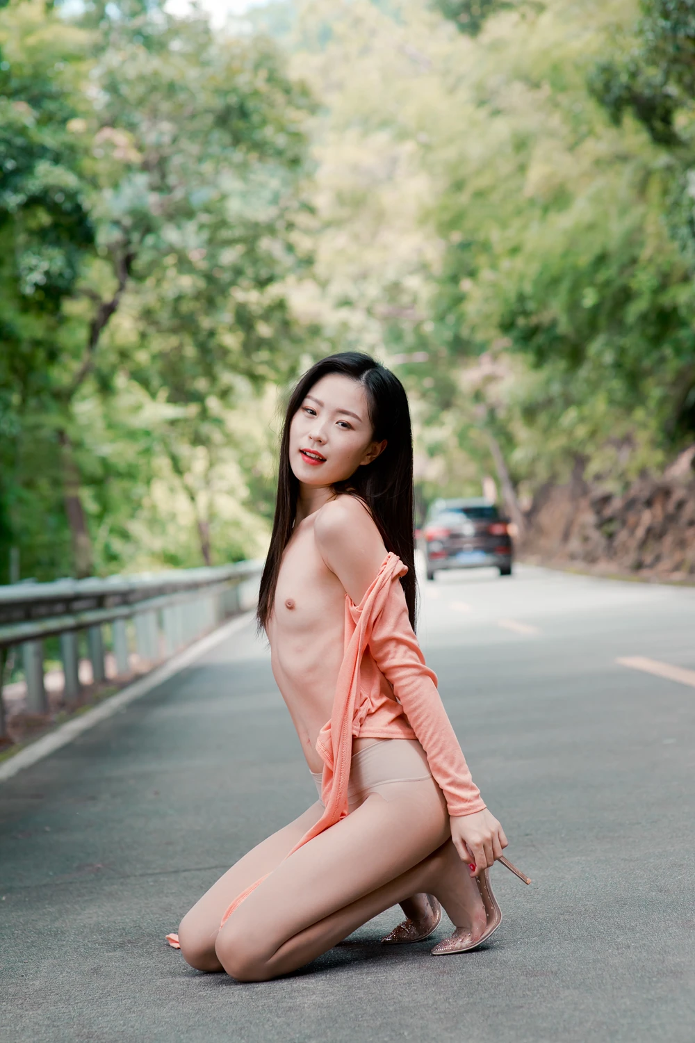 杨子嫣 – 户外女神的丝袜秀 - P31