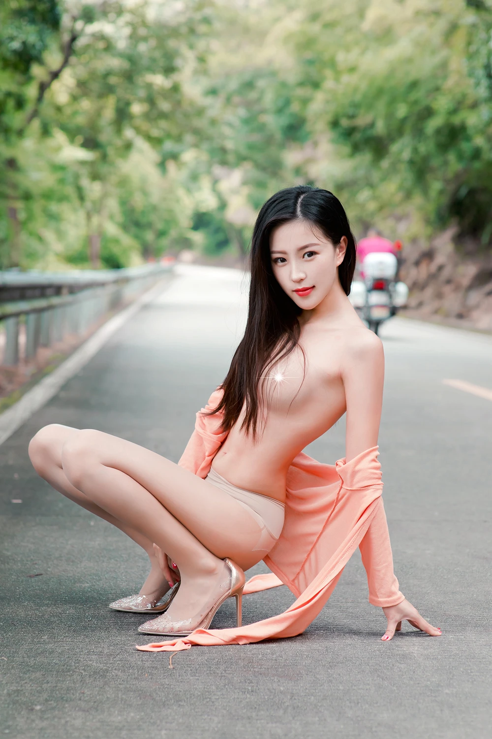 杨子嫣 – 户外女神的丝袜秀 - P58