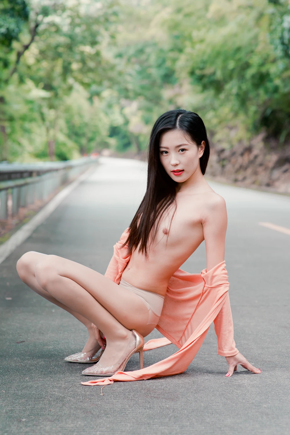 杨子嫣 – 户外女神的丝袜秀 - P59