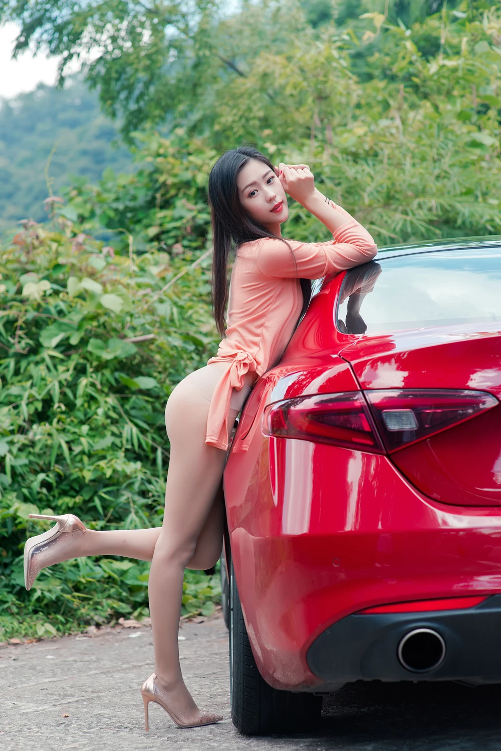 杨子嫣 – 户外女神的丝袜秀 - P71