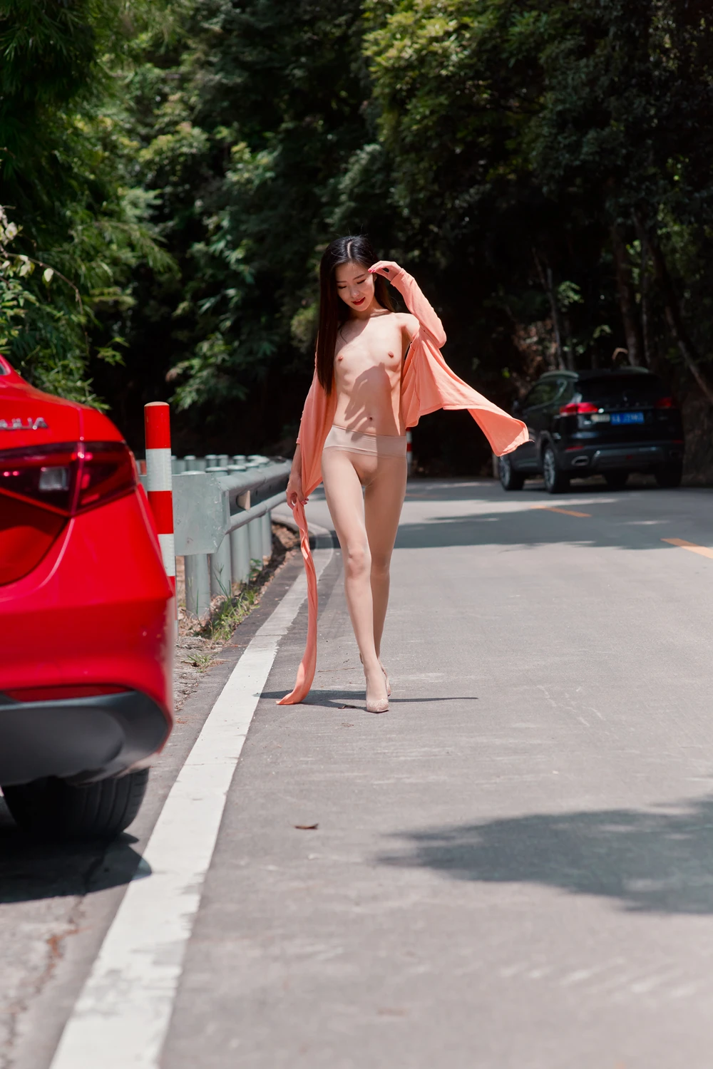 杨子嫣 – 户外女神的丝袜秀 - P83