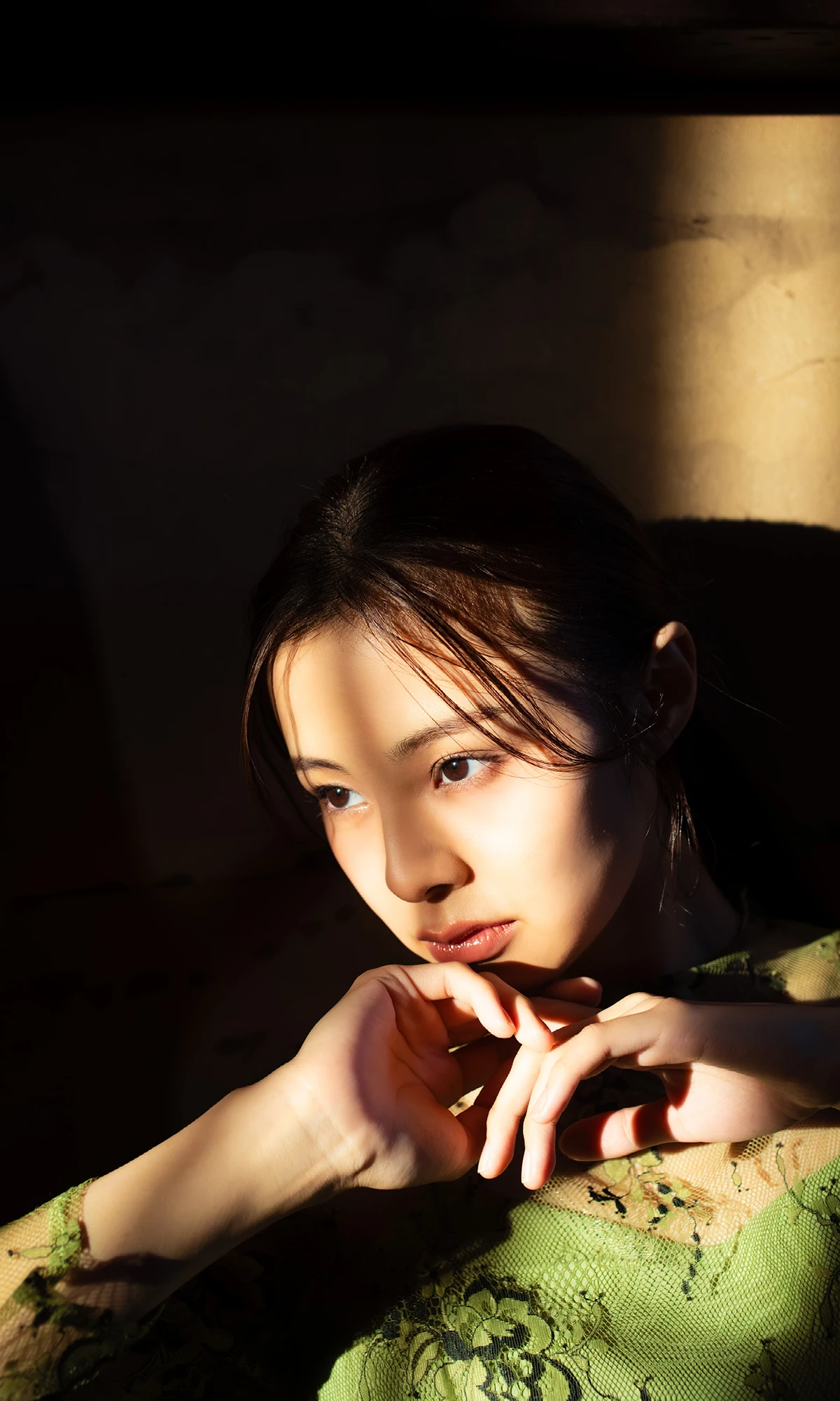 Hinata Homma 本間日陽, 写真集 「ピュアか、小悪魔か。」 - P11