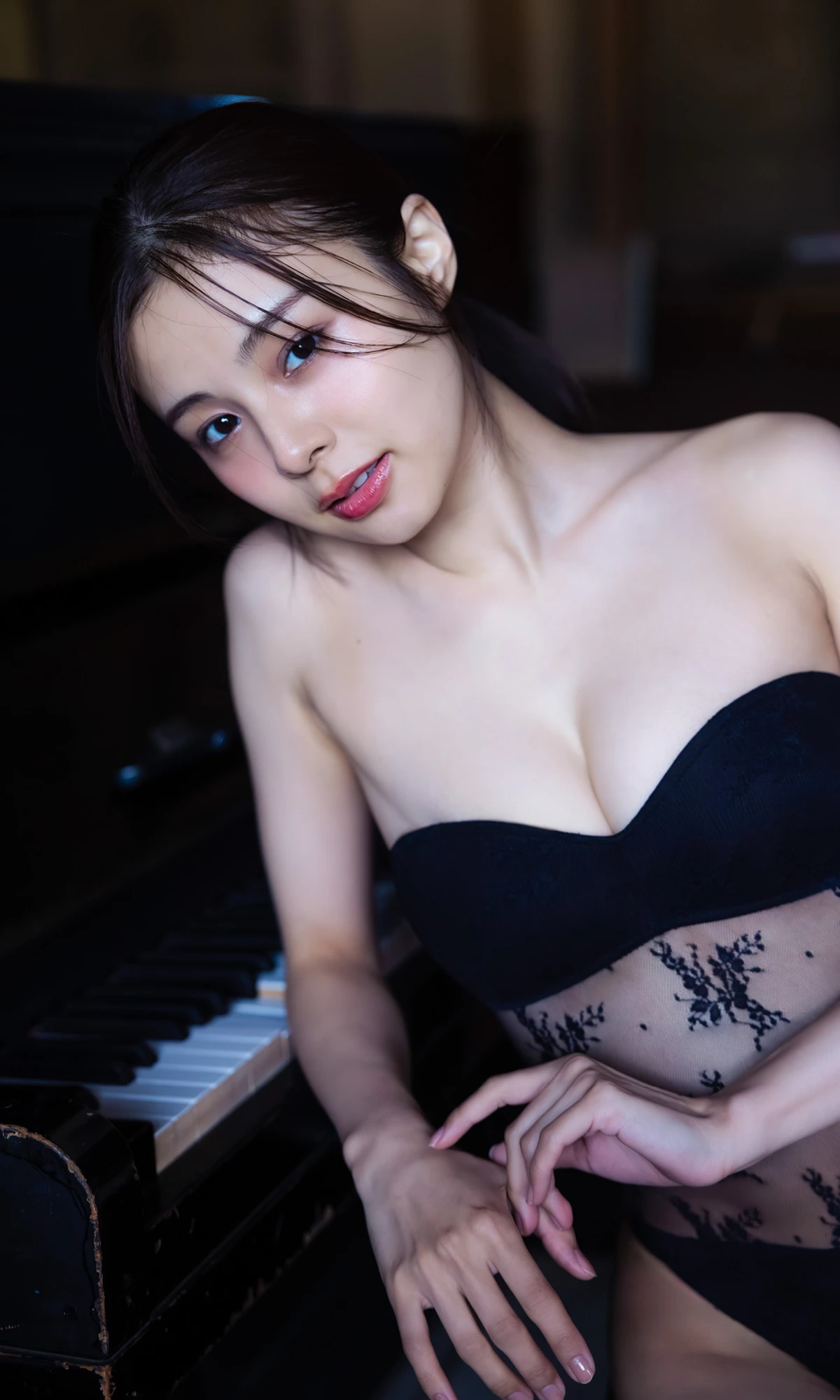 Hinata Homma 本間日陽, 写真集 「ピュアか、小悪魔か。」 - P64