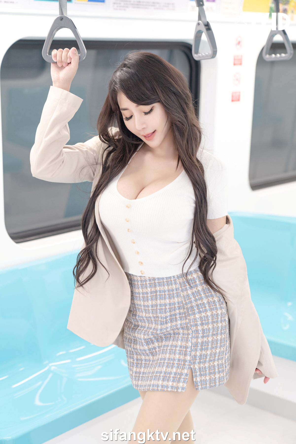 [JVID] Lele 樂樂 – 夜道を帰宅途中の巨乳妙齡女子《樂_樂》 - P124