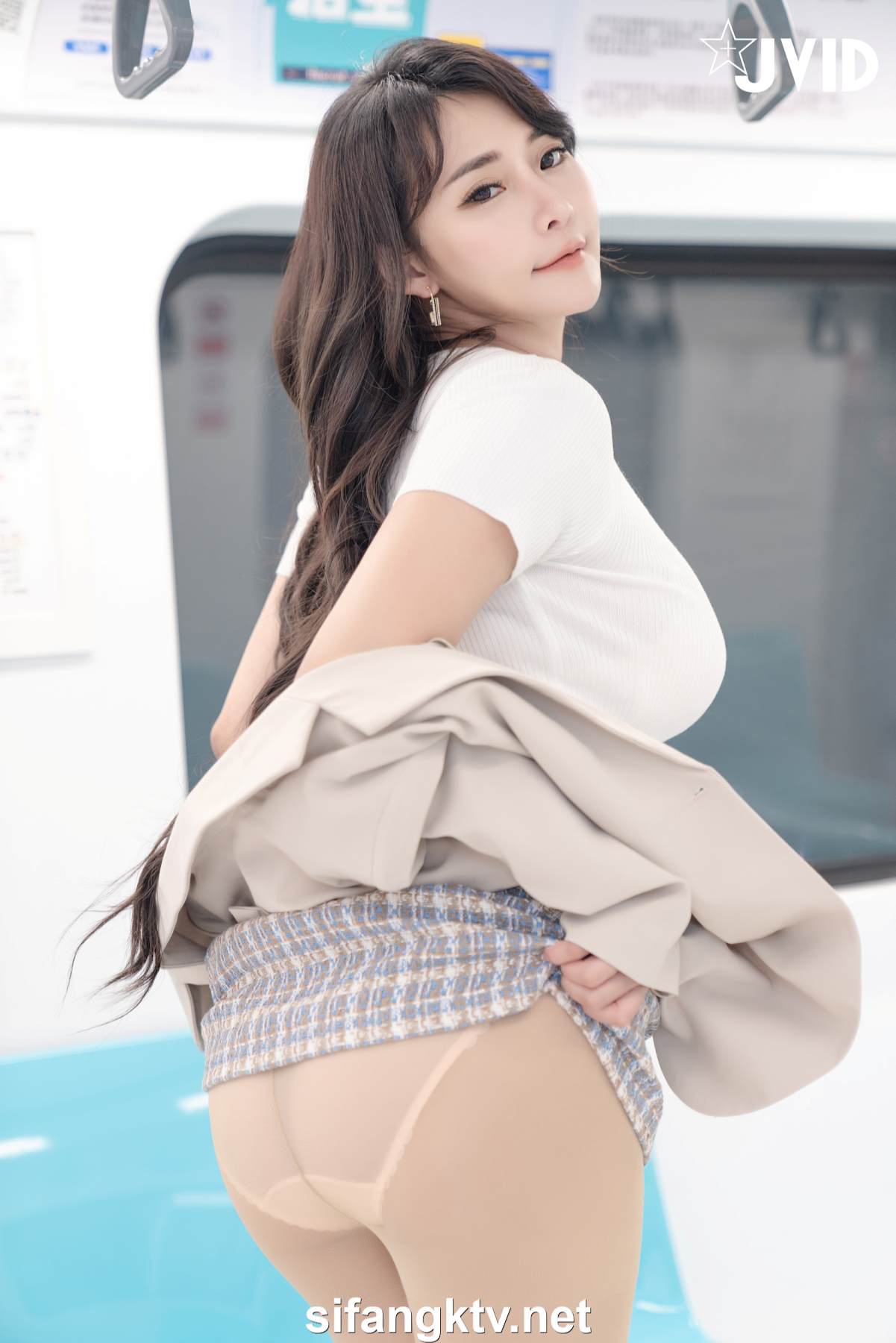 [JVID] Lele 樂樂 – 夜道を帰宅途中の巨乳妙齡女子《樂_樂》 - P132
