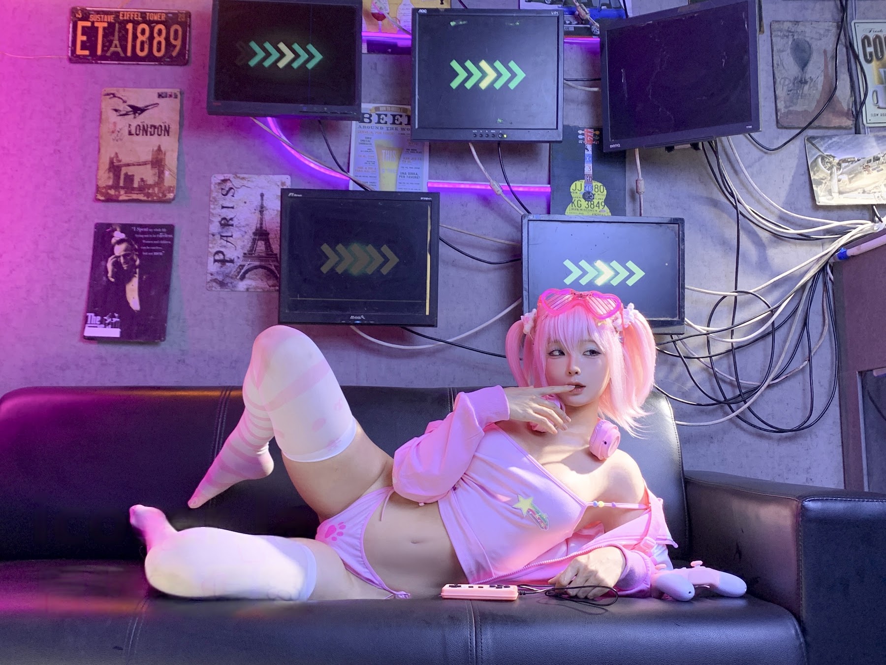 Coser@蠢沫沫 (chunmomo) – Game Girls - P100