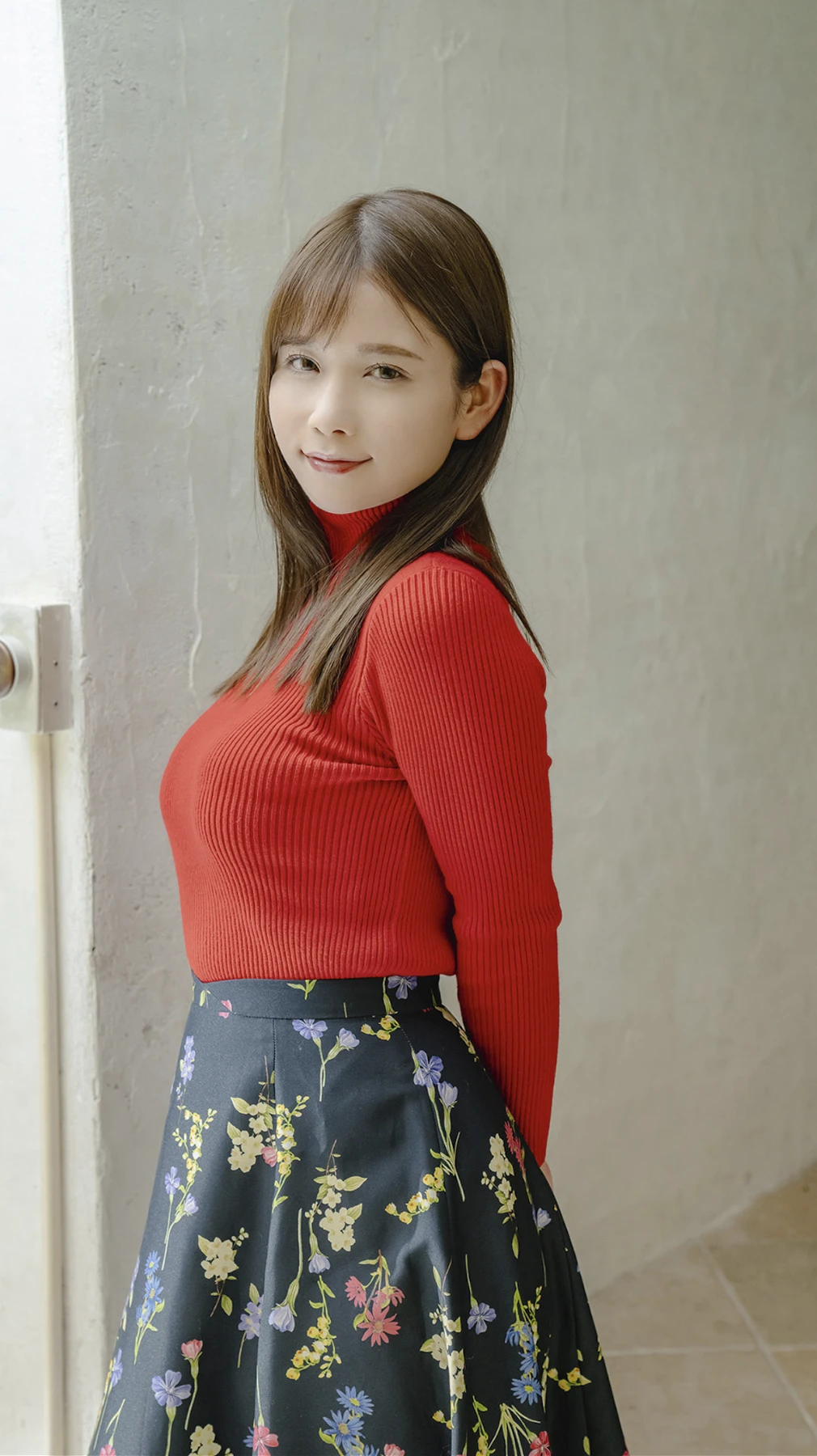 伊藤舞雪・桃園怜奈・小島みなみ・宇野まや, 特盛りクイーン Vol.01 - P28