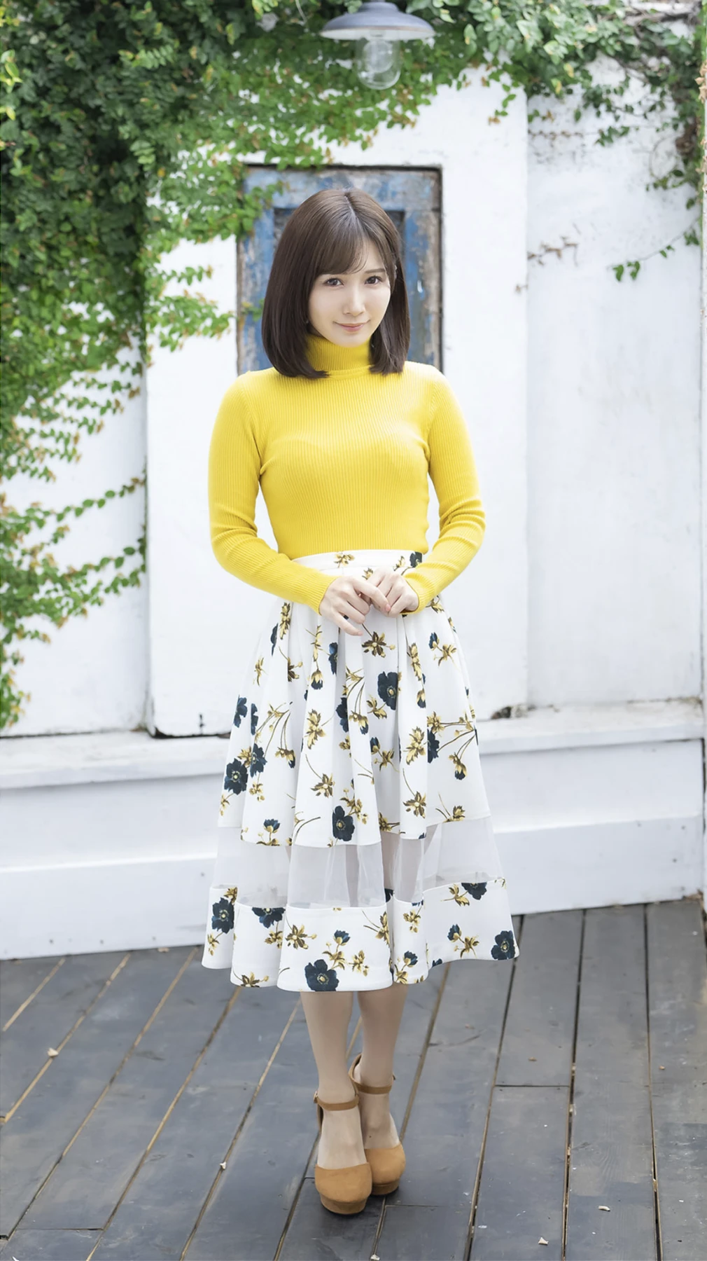 伊藤舞雪・桃園怜奈・小島みなみ・宇野まや, 特盛りクイーン Vol.01 - P33