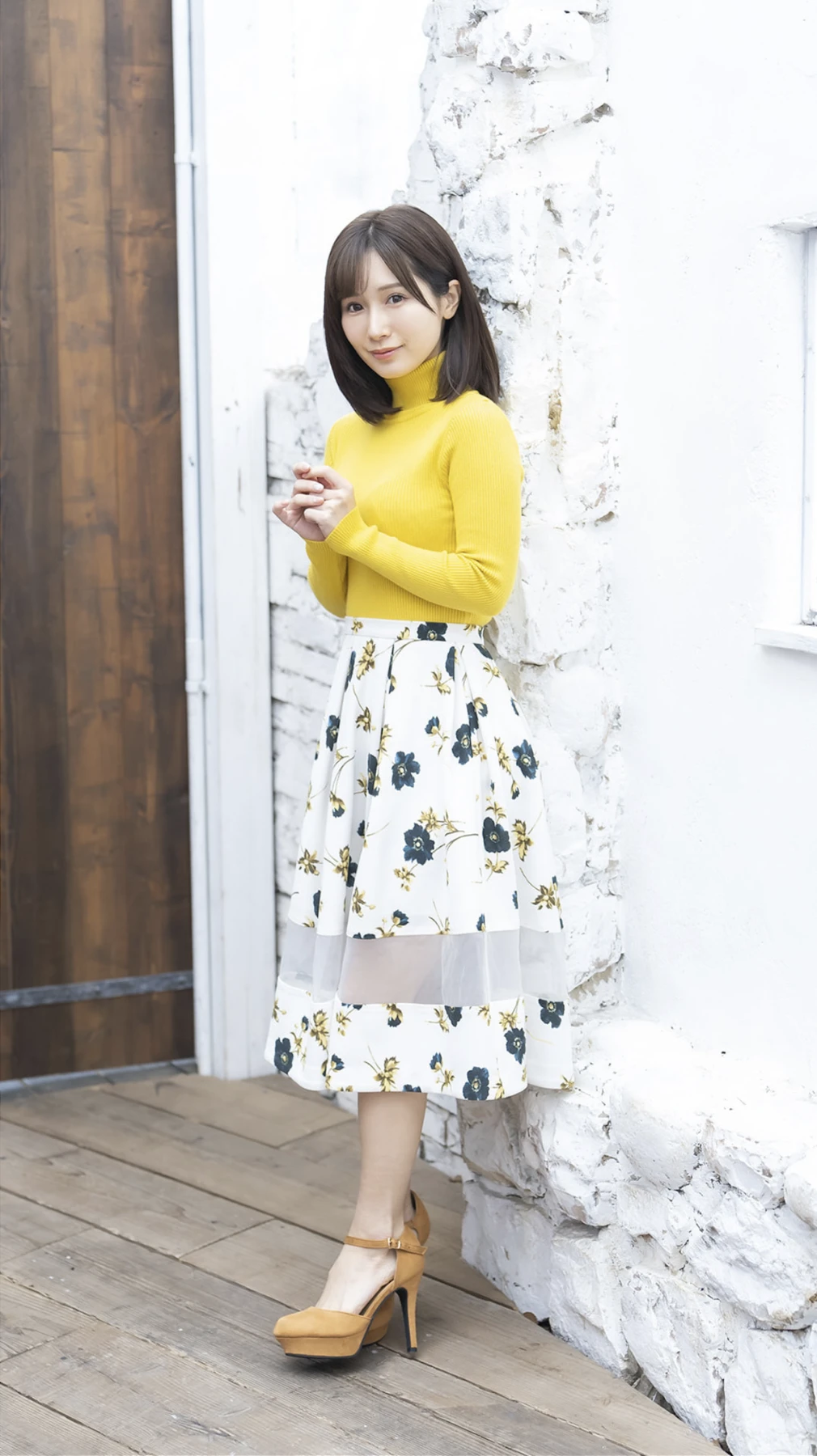 伊藤舞雪・桃園怜奈・小島みなみ・宇野まや, 特盛りクイーン Vol.01 - P35