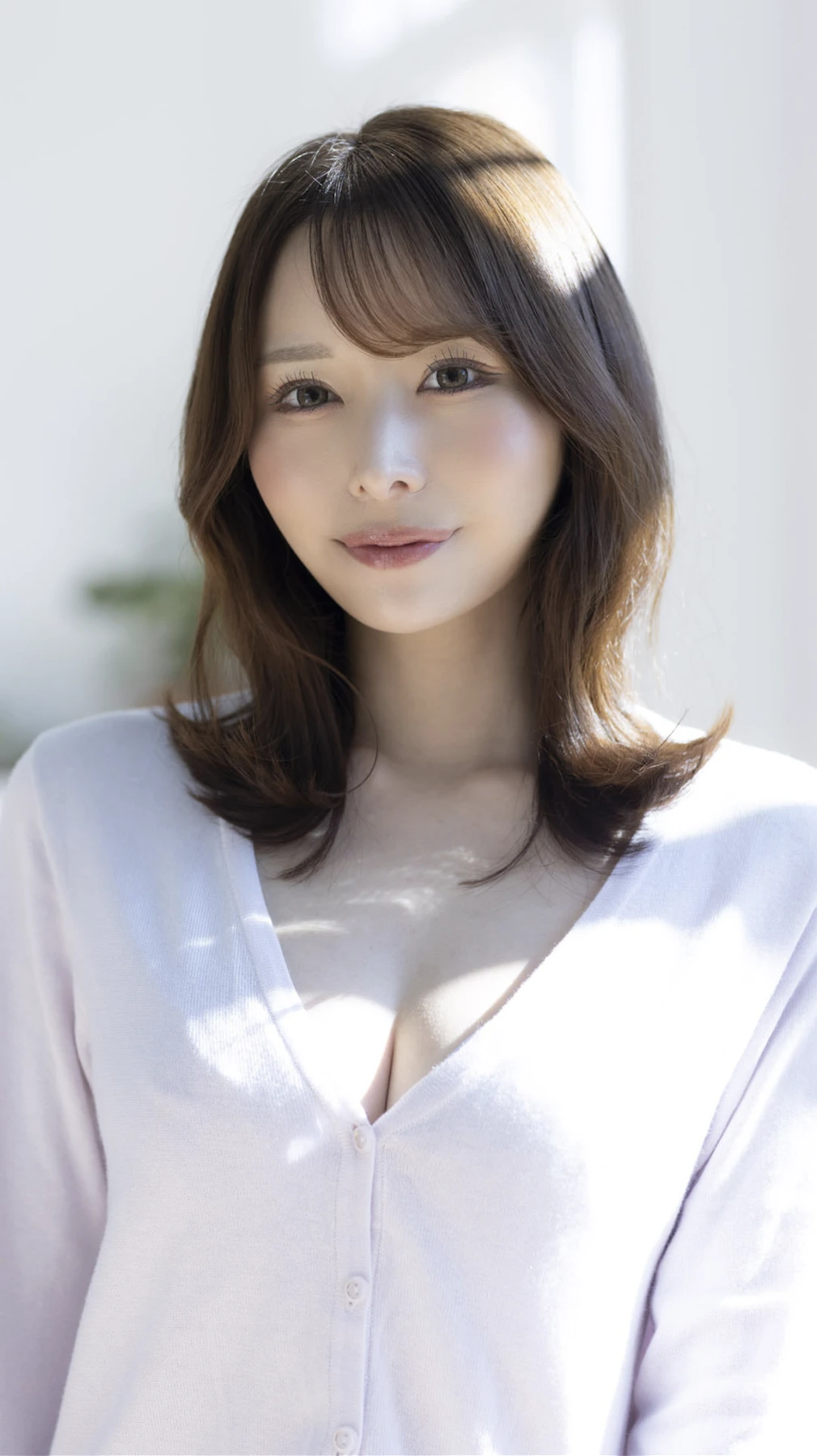 伊藤舞雪・桃園怜奈・小島みなみ・宇野まや, 特盛りクイーン Vol.01 - P8