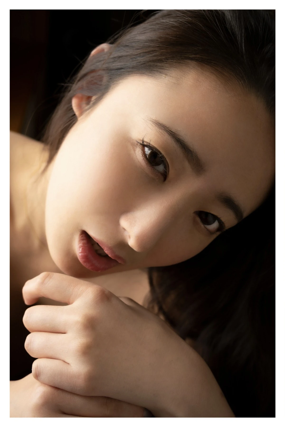 Suzu Matsuoka 松岡すず, Prestige 写真集 「鈴鳴り」 - P21