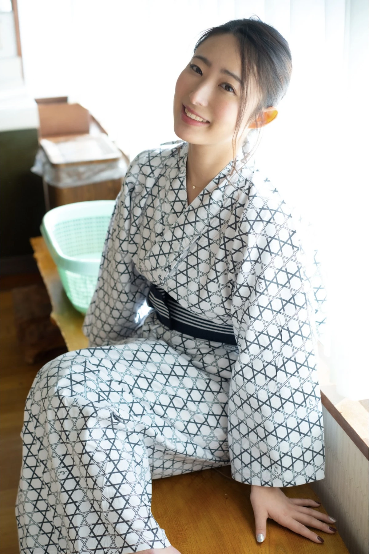 Suzu Matsuoka 松岡すず, Prestige 写真集 「鈴鳴り」 - P55
