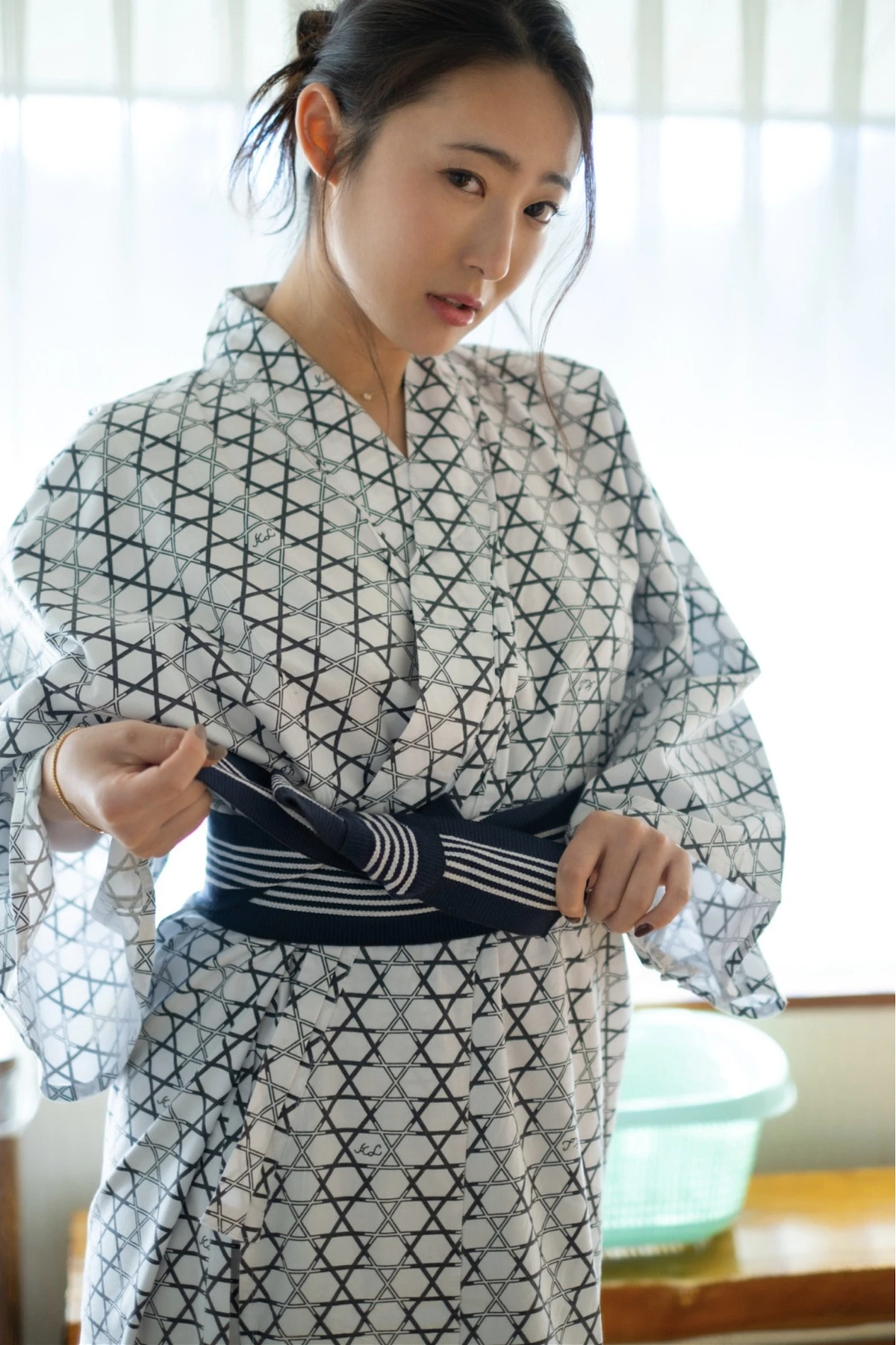 Suzu Matsuoka 松岡すず, Prestige 写真集 「鈴鳴り」 - P57