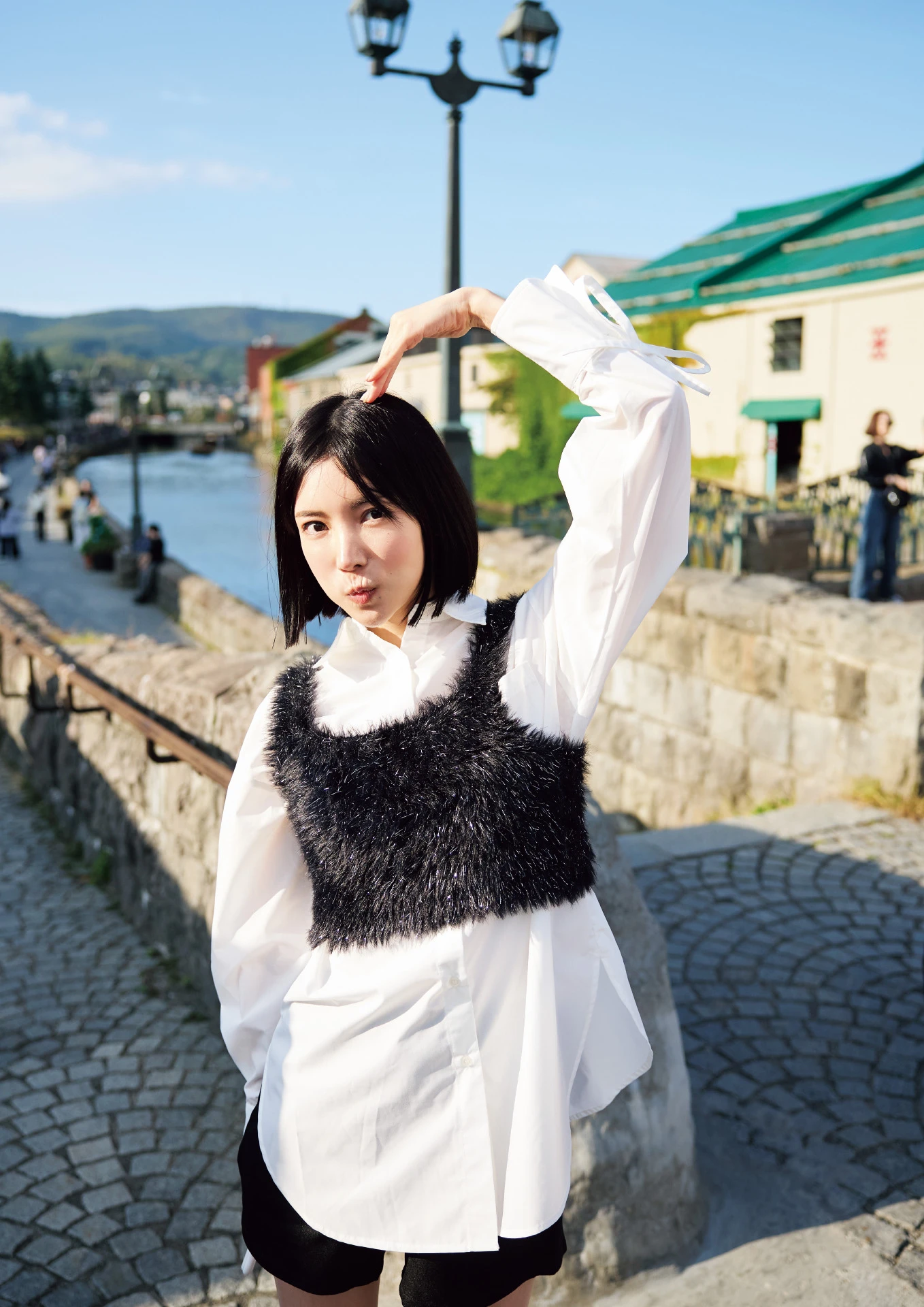 Karen Kaede 楓カレン, 写真集 カレンと行く北海道旅行二泊三日 - P2