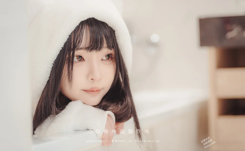 Coser@落落Raku: 8K 白衣小猫Kitten (44 photos) - P12