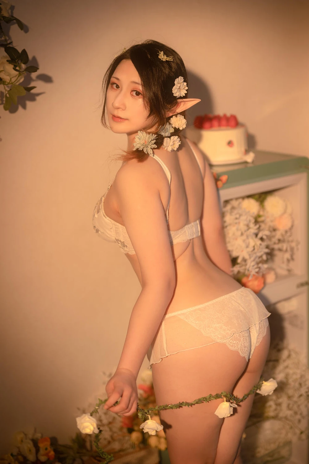 Cosplay Zyra秋 – 俘虏刺客 & 繁花 - P23