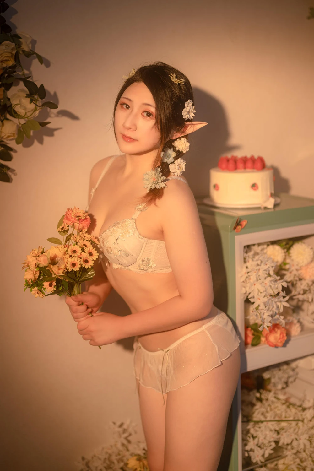 Cosplay Zyra秋 – 俘虏刺客 & 繁花 - P29
