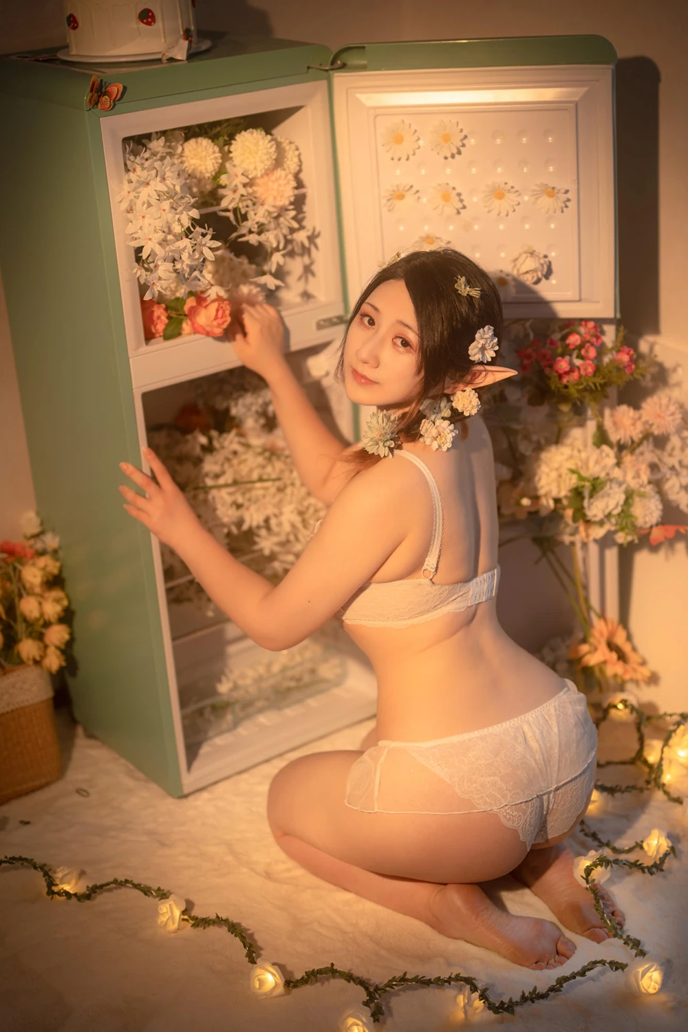 Cosplay Zyra秋 – 俘虏刺客 & 繁花 - P32