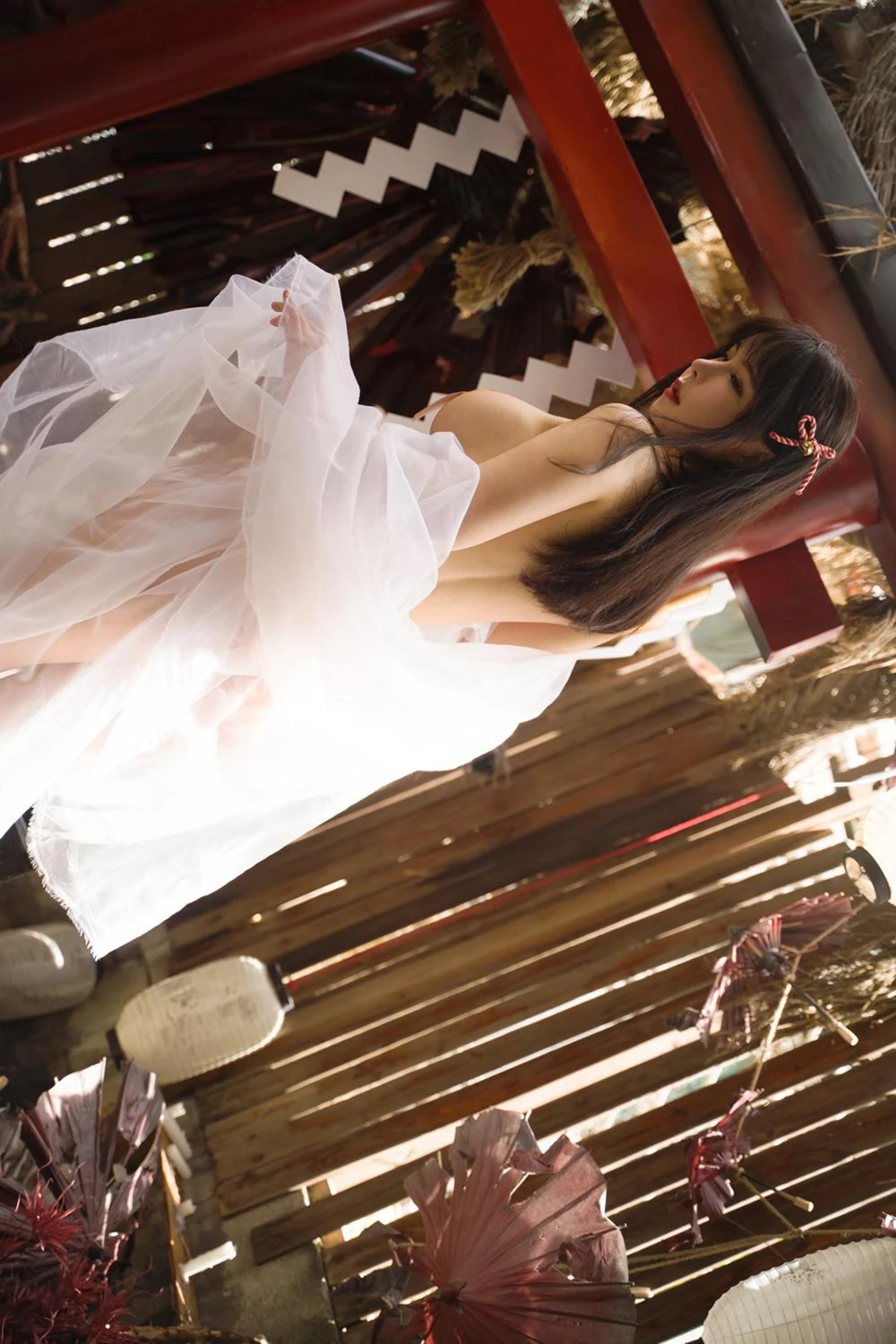 Cosplay 亚马逊鲶鱼 – 神社符纸巫女 - P52