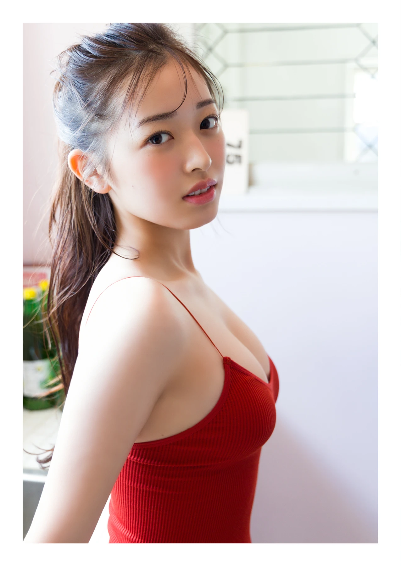 Koharu Kuroe 黒江こはる, 写真集 「ハタチ、甘くてちょっぴり悪い子ちゃんな私」 - P25