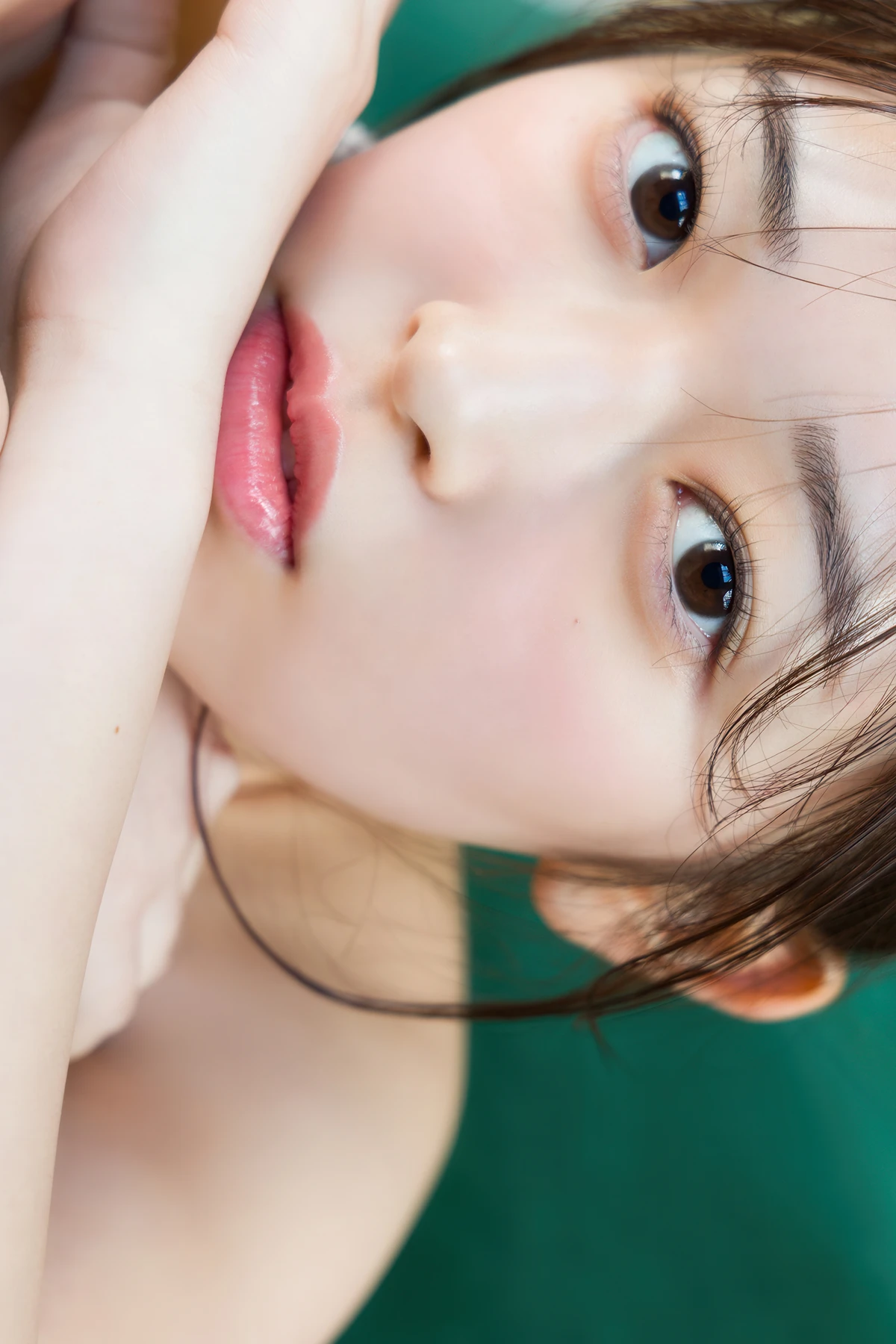 Koharu Kuroe 黒江こはる, 写真集 「ハタチ、甘くてちょっぴり悪い子ちゃんな私」 - P49