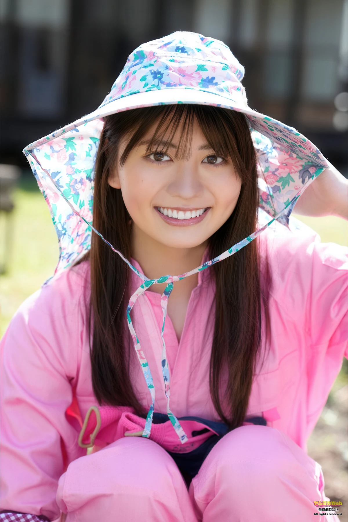 長瀬礼華・谷夢花, Young Magazine 2026 No.27 (ヤングマガジン 2026年27号) - P9