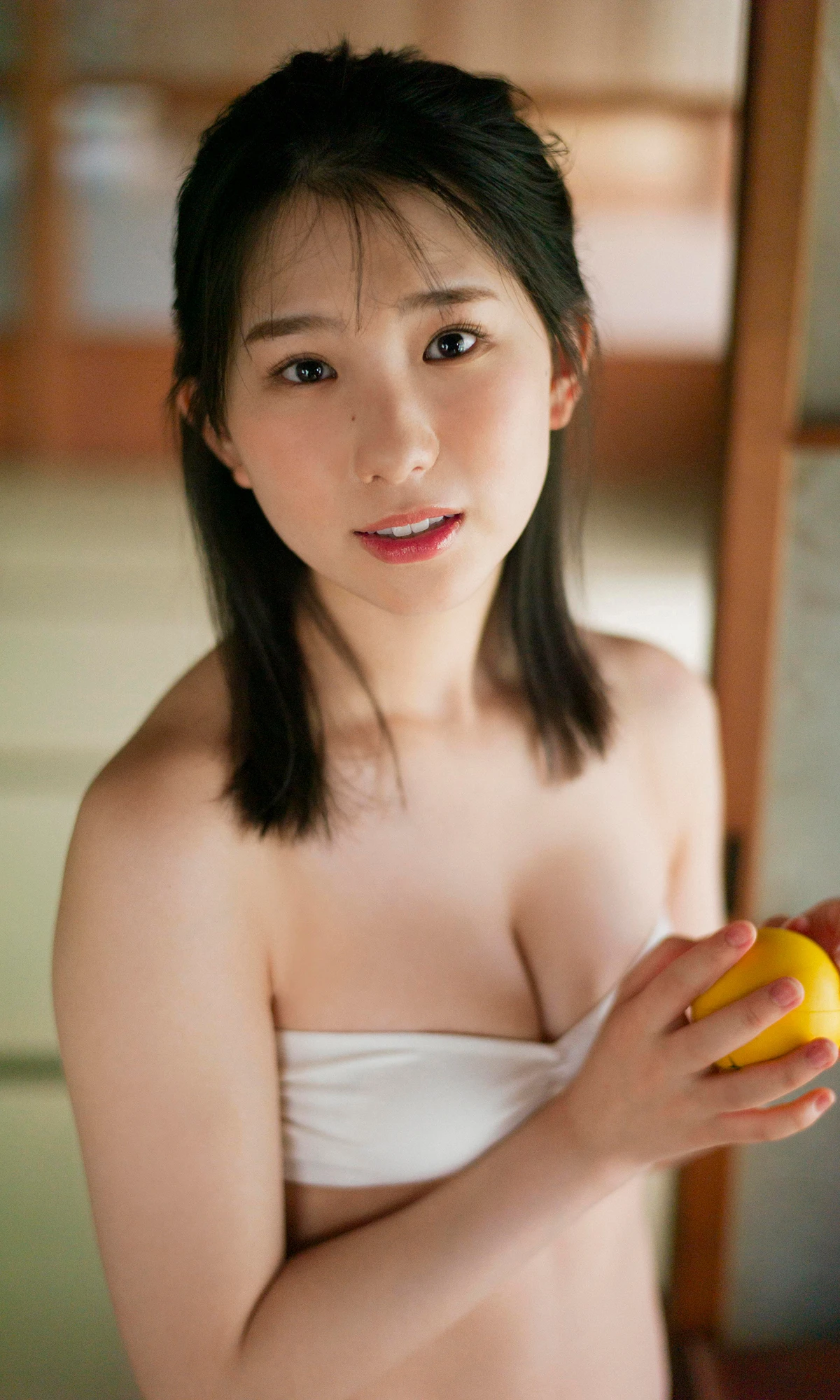 Nozomi Nishio 西尾希美, 写真集 「七色モラトリアム」 - P50