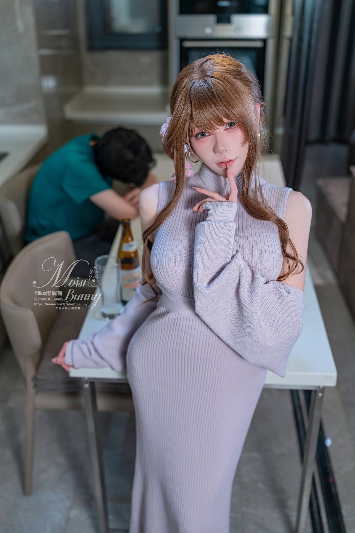 Coser@黏黏团子兔 – 2601月作品 在丈夫身边 - P35